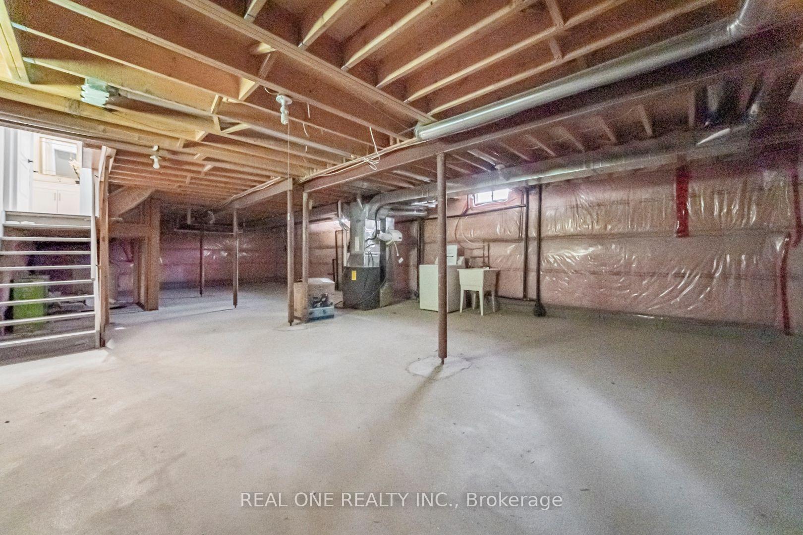 Photo 43 of 35 Formosa Drive, Richmond Hill, Rouge Woods — HOMEH
