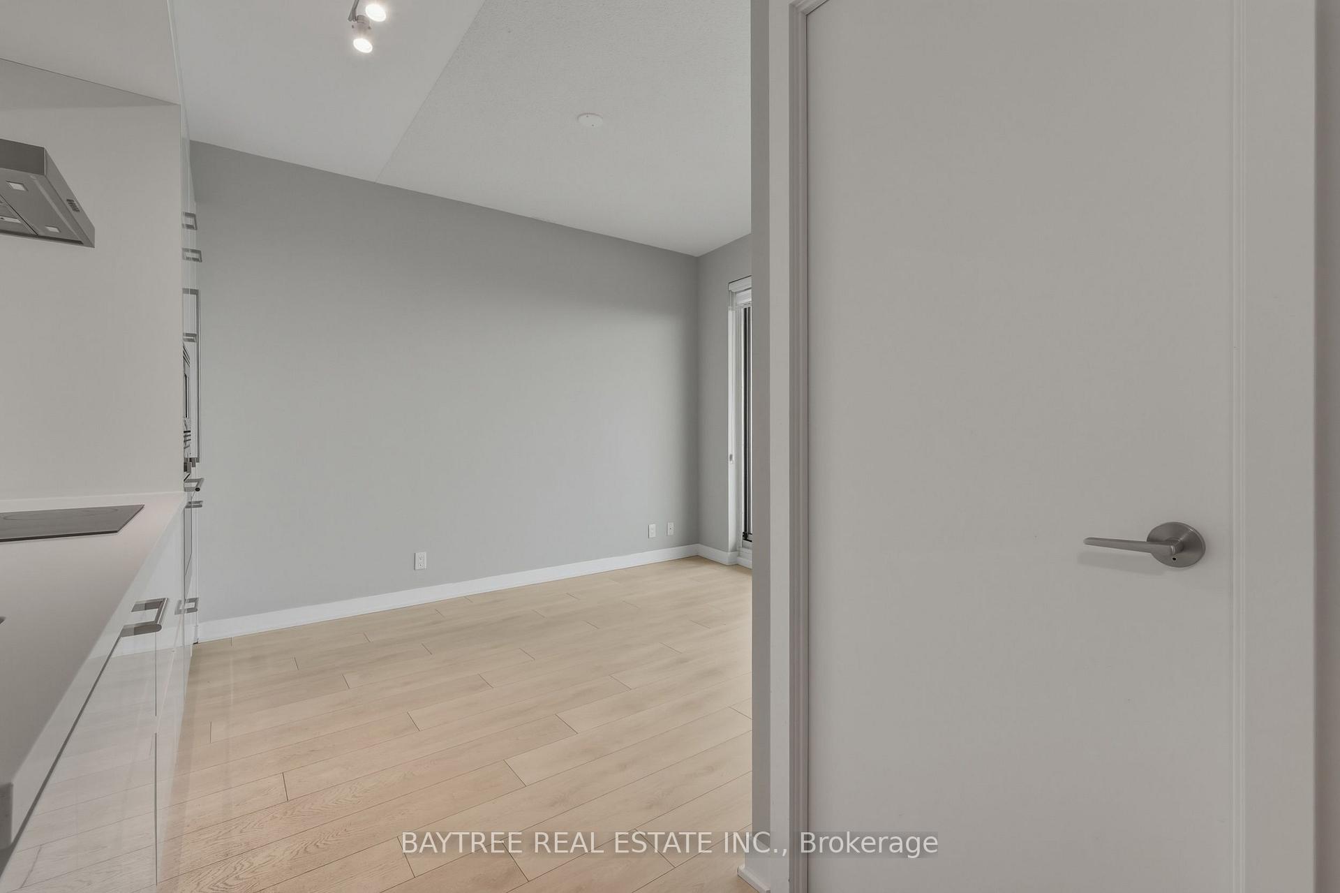 Photo 7 of Unit 3807, 2221 Yonge Street, Toronto, Mount Pleasant West — HOMEH