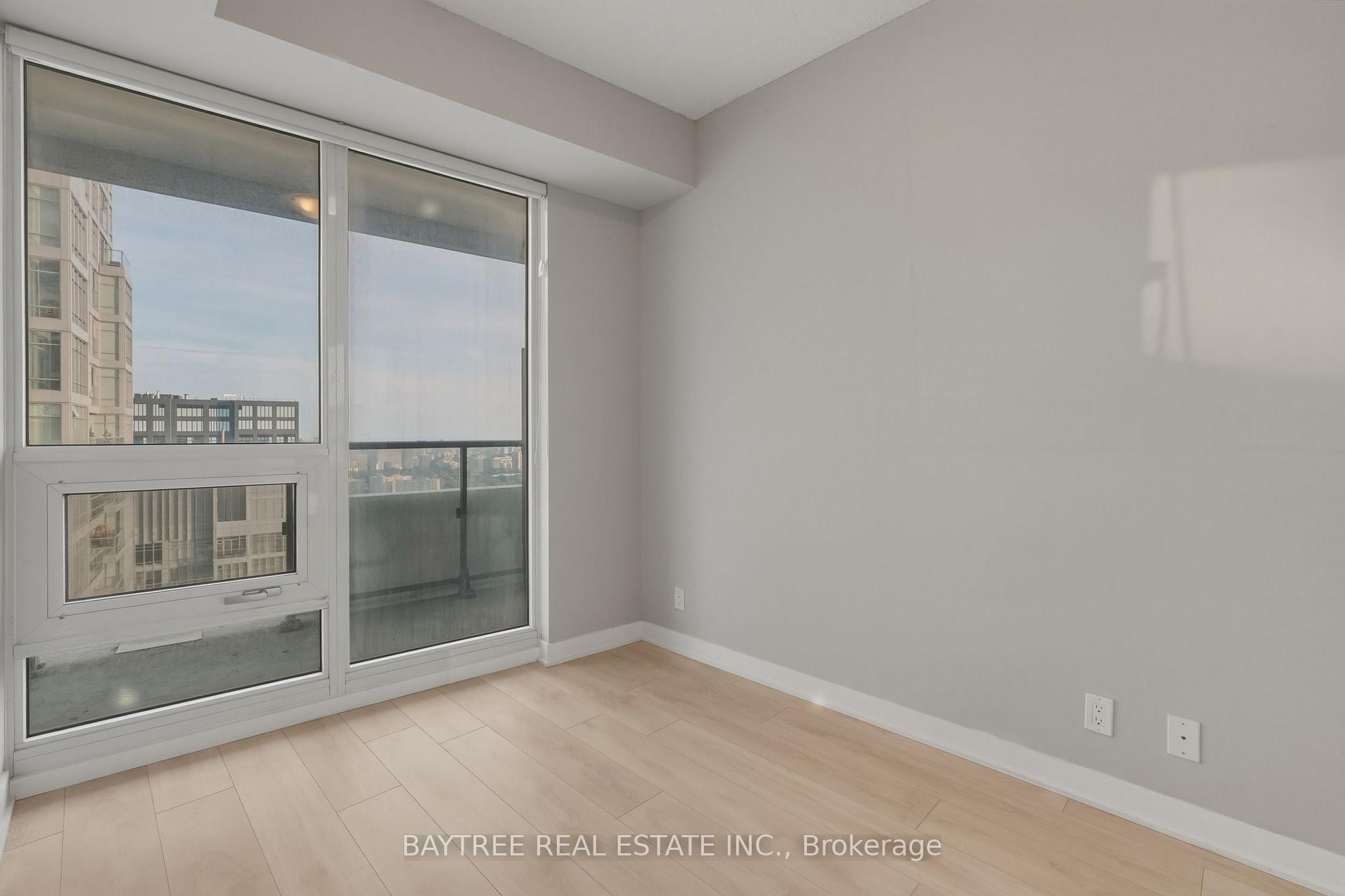 Photo 9 of Unit 3807, 2221 Yonge Street, Toronto, Mount Pleasant West — HOMEH