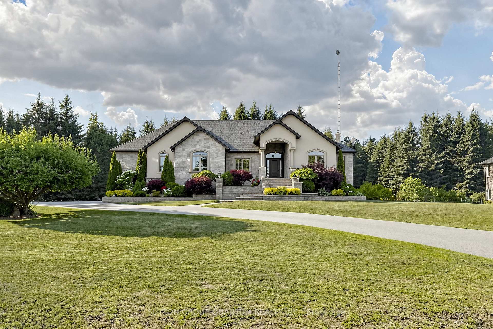 Photo 1 of 3712 Michael Street, Clearview, Rural Clearview — HOMEH