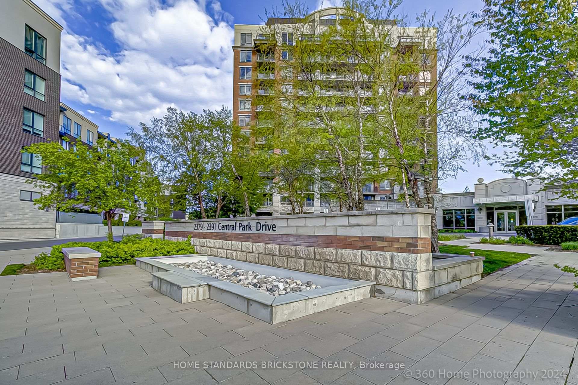 Photo 2 of Unit 702, 2391 Central Park Drive, Oakville, River Oaks — HOMEH