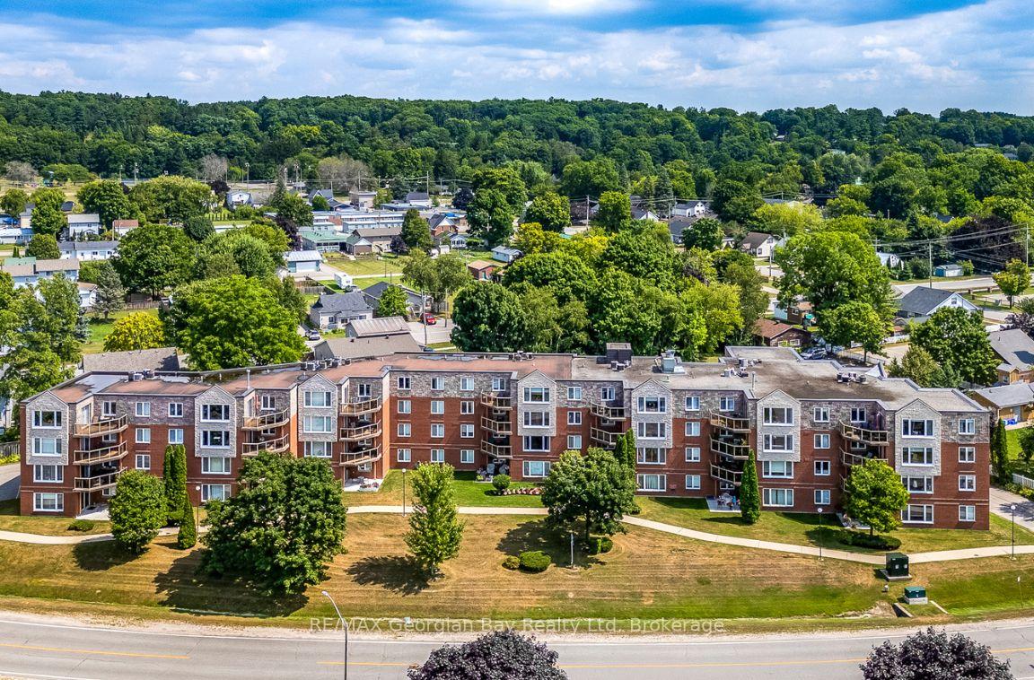 Photo 2 of Unit 404, 11 Beck Boulevard, Penetanguishene — HOMEH