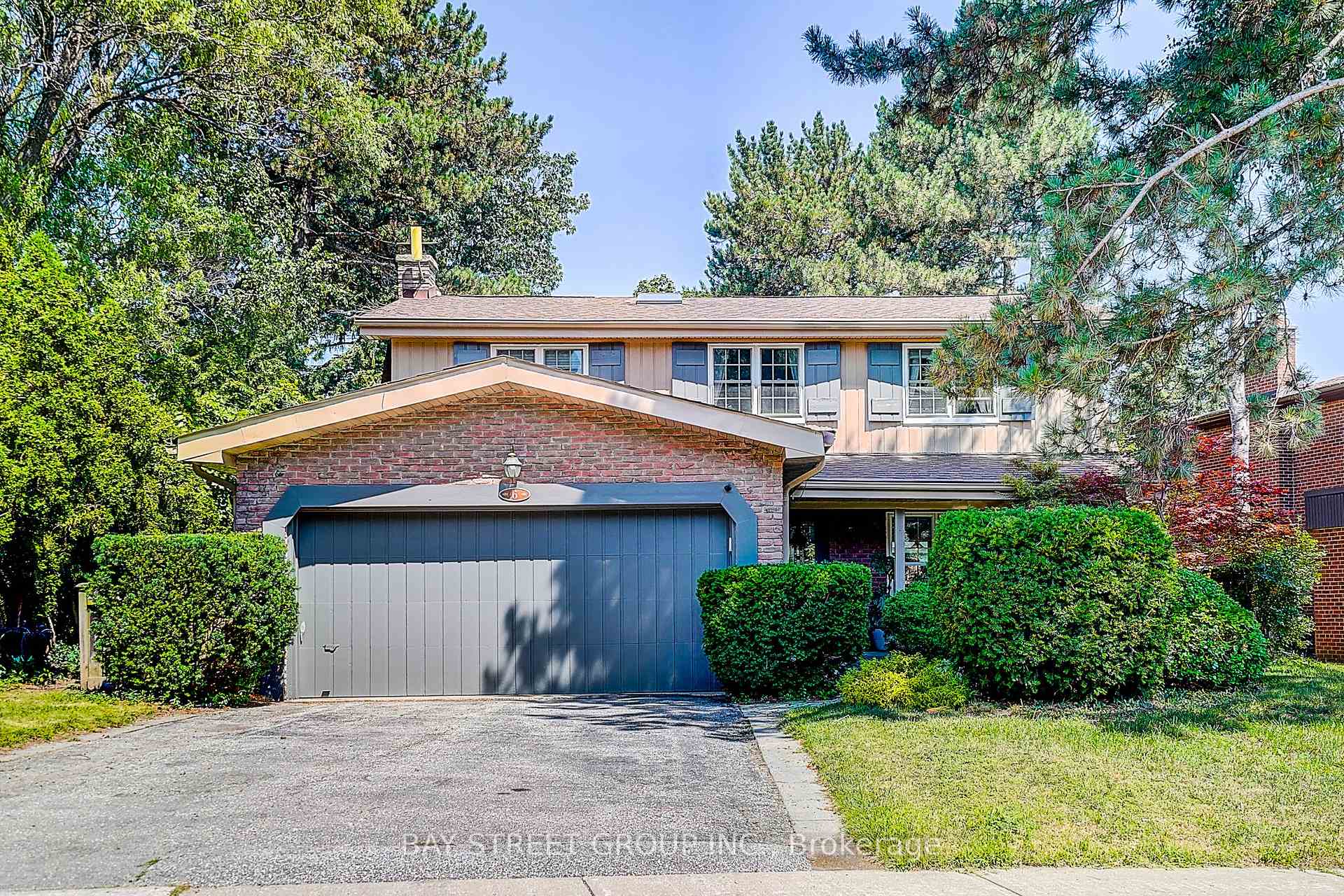 Photo 2 of 6 Caravan Drive, North York, Banbury-Don Mills — HOMEH