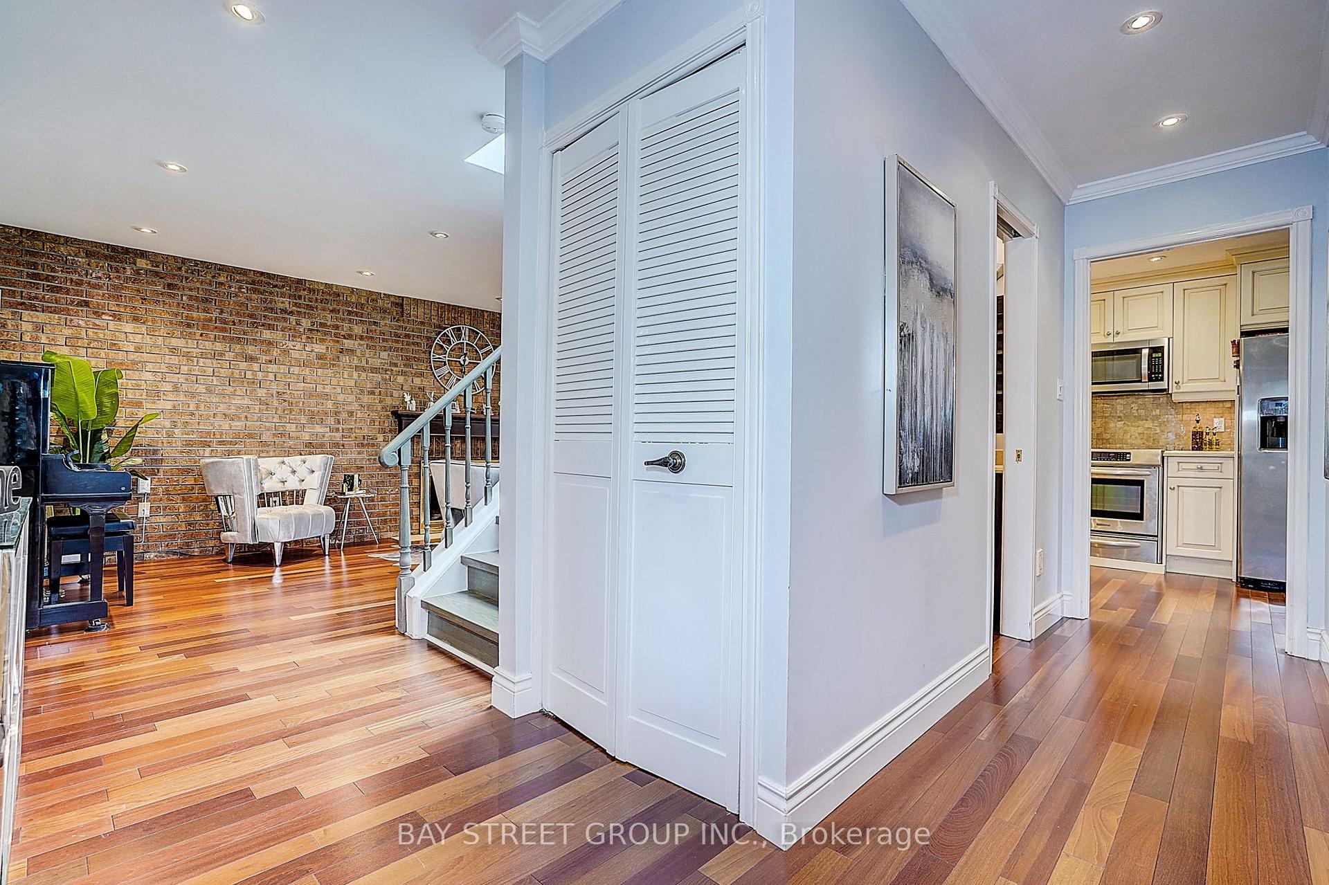 Photo 5 of 6 Caravan Drive, North York, Banbury-Don Mills — HOMEH