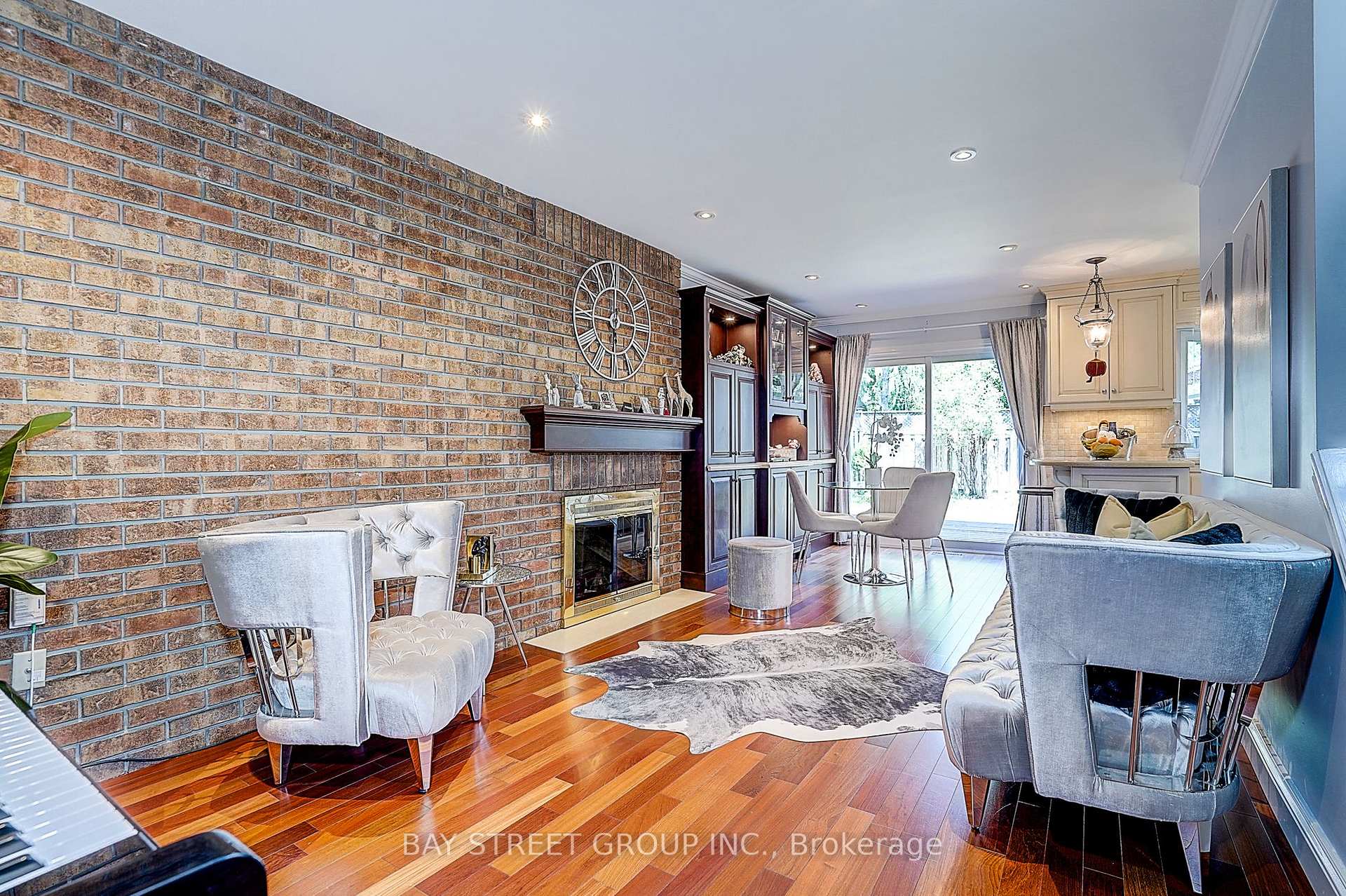 Photo 15 of 6 Caravan Drive, North York, Banbury-Don Mills — HOMEH