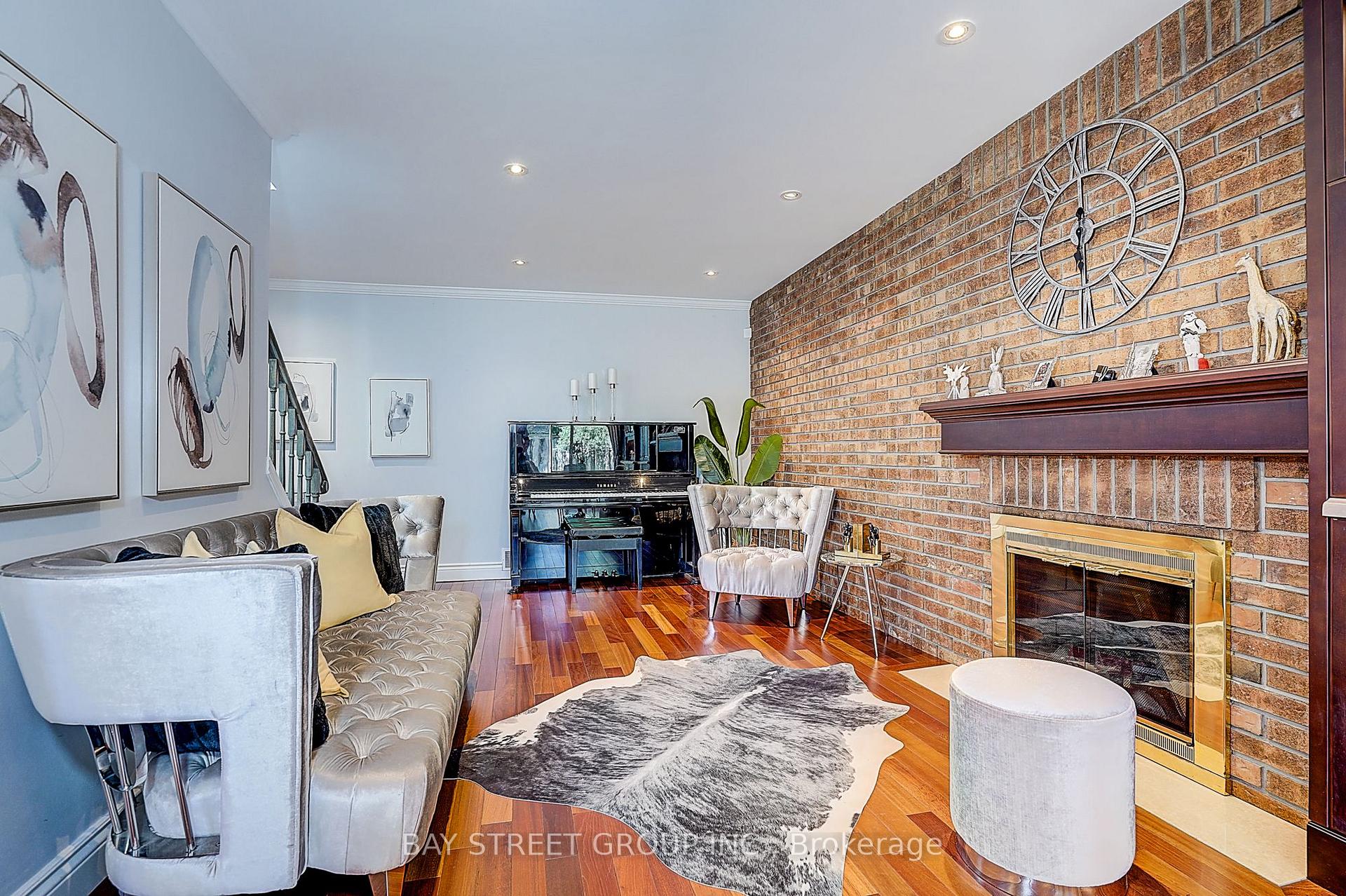 Photo 17 of 6 Caravan Drive, North York, Banbury-Don Mills — HOMEH