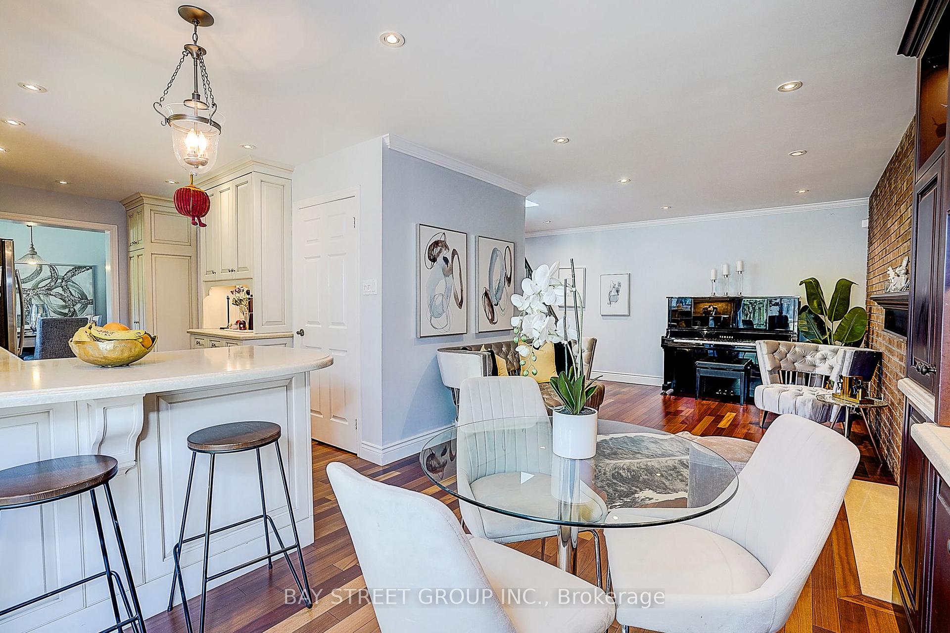 Photo 20 of 6 Caravan Drive, North York, Banbury-Don Mills — HOMEH