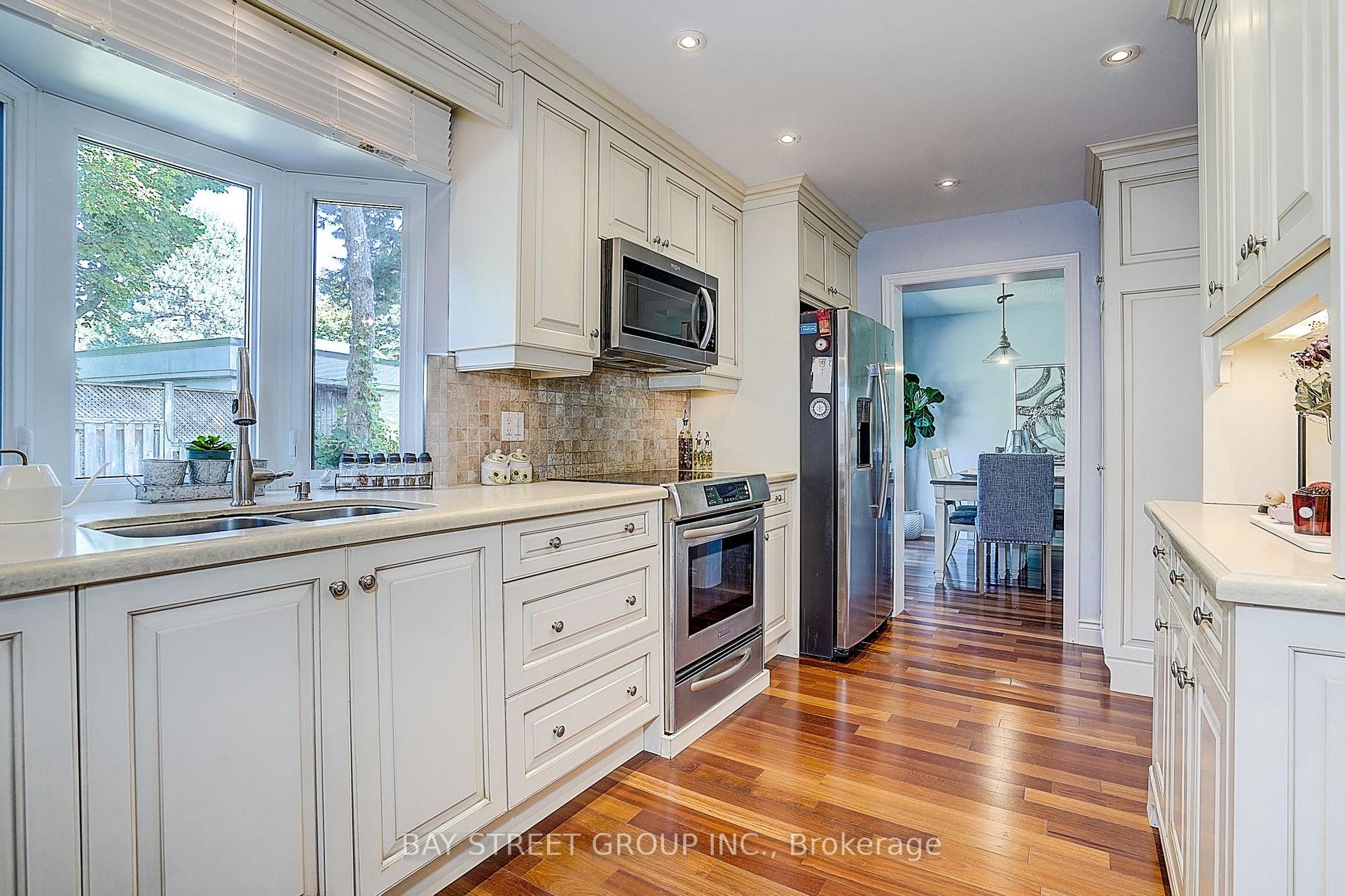 Photo 23 of 6 Caravan Drive, North York, Banbury-Don Mills — HOMEH