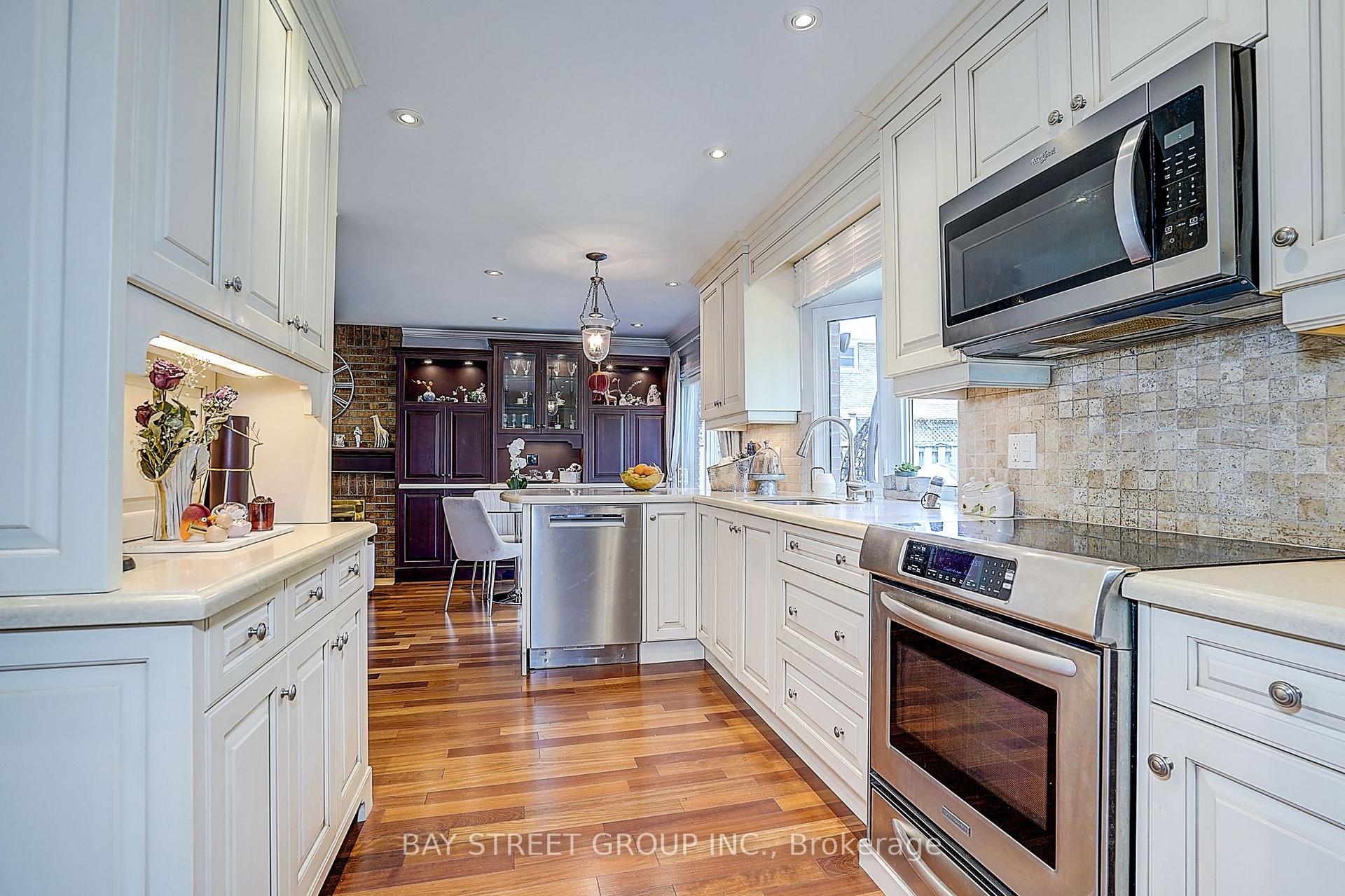 Photo 24 of 6 Caravan Drive, North York, Banbury-Don Mills — HOMEH