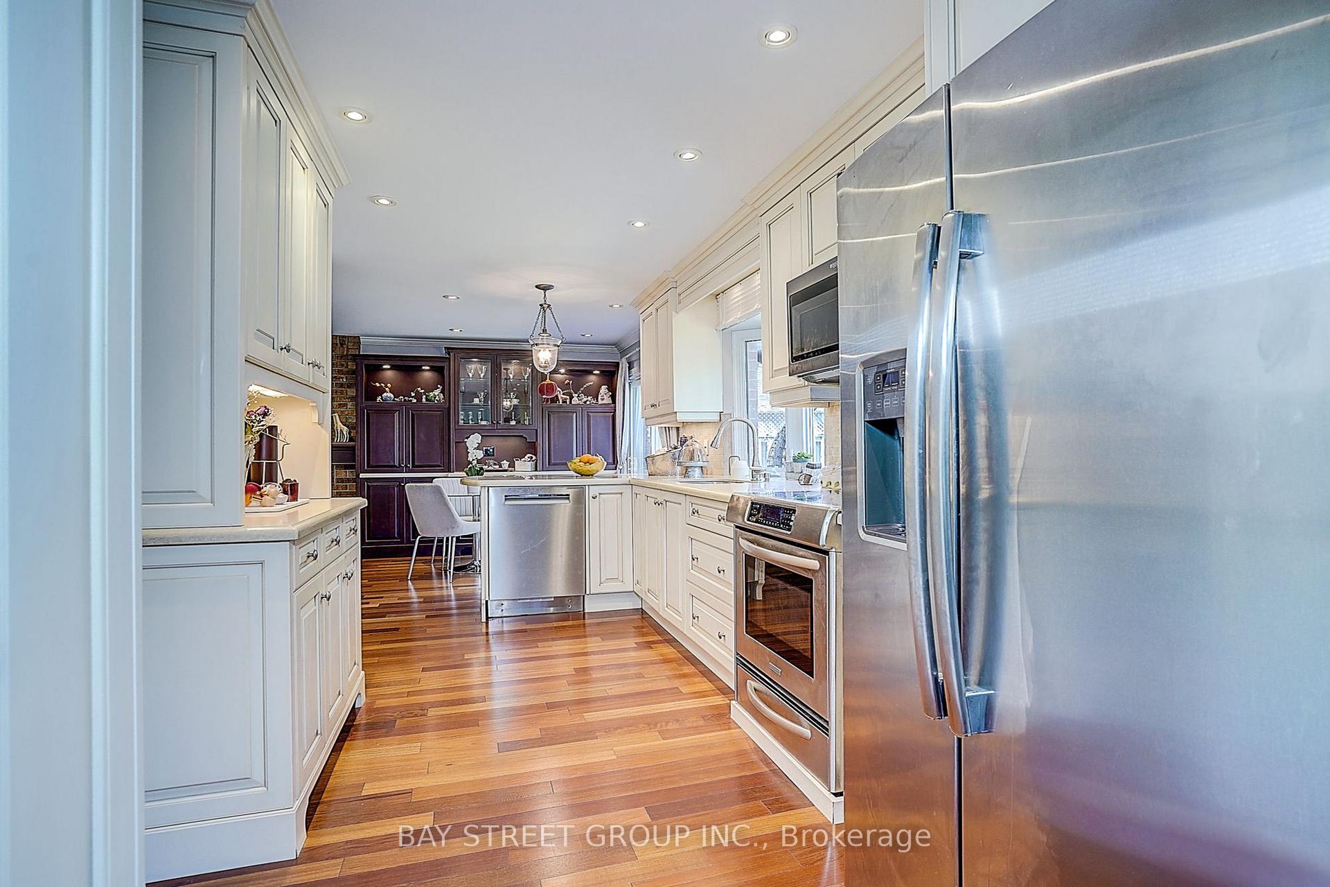 Photo 25 of 6 Caravan Drive, North York, Banbury-Don Mills — HOMEH