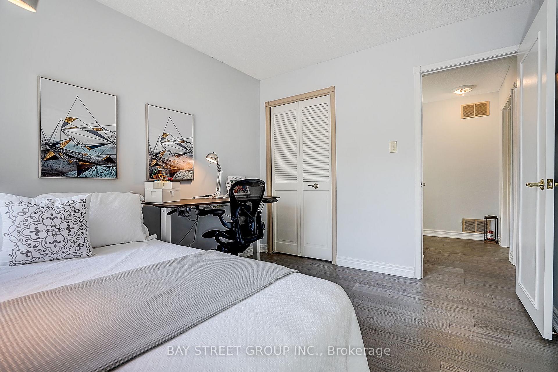 Photo 36 of 6 Caravan Drive, North York, Banbury-Don Mills — HOMEH