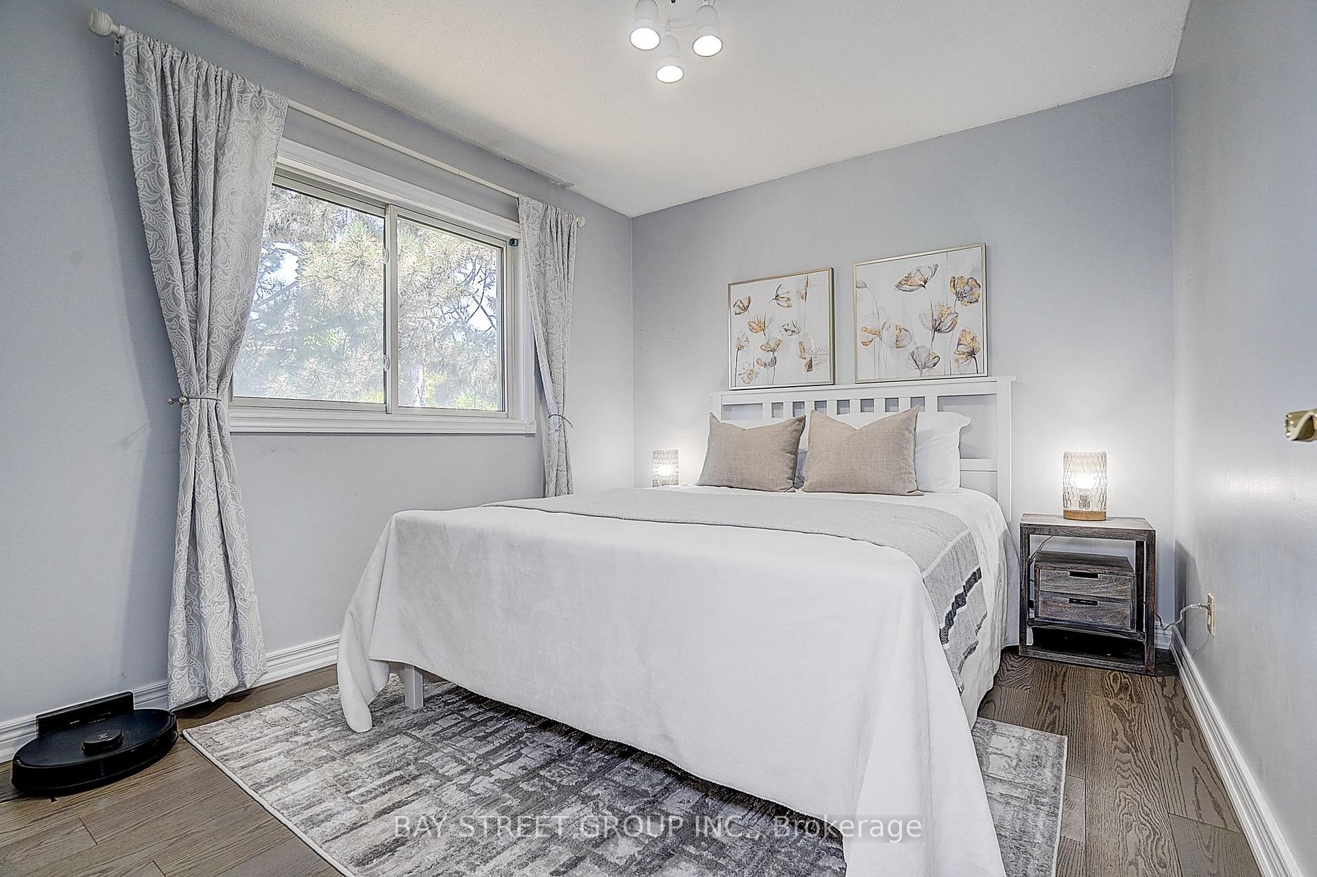 Photo 37 of 6 Caravan Drive, North York, Banbury-Don Mills — HOMEH