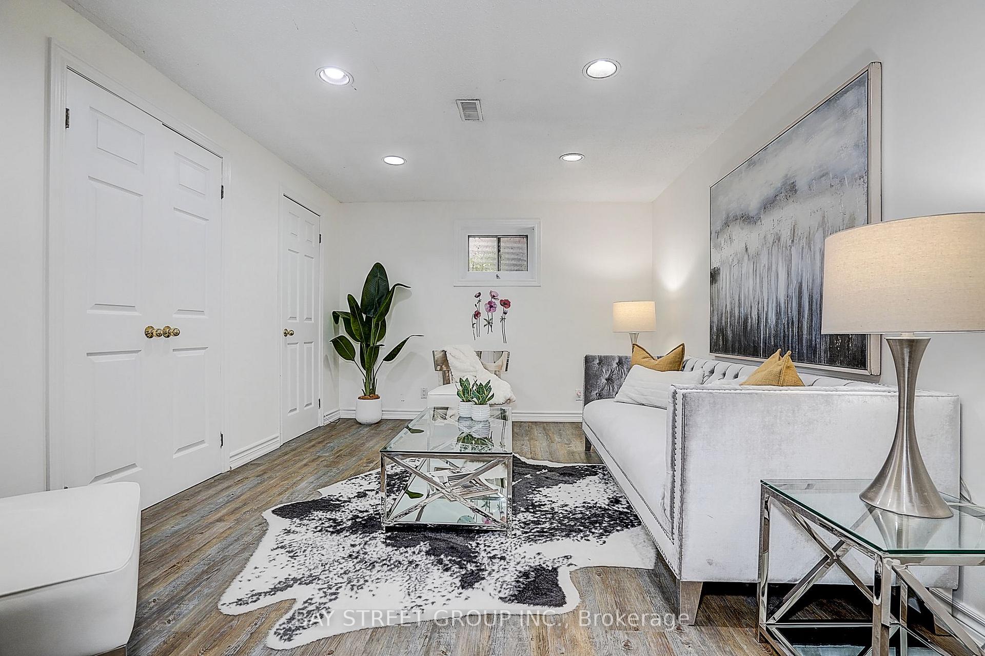 Photo 43 of 6 Caravan Drive, North York, Banbury-Don Mills — HOMEH