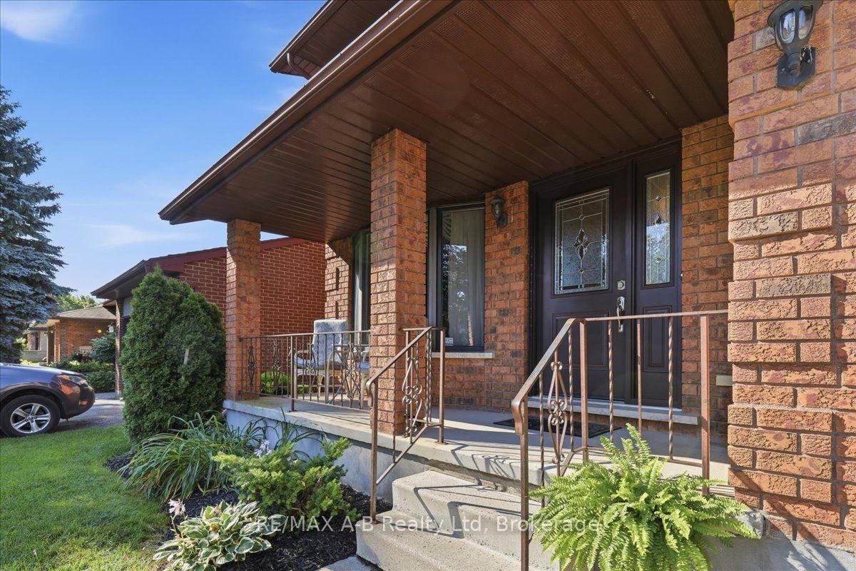 Photo 4 of 33 Demille Street, Stratford — HOMEH