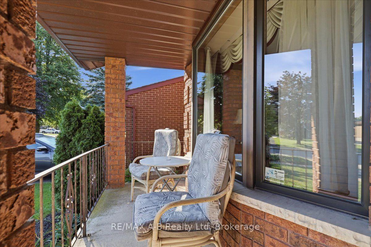 Photo 5 of 33 Demille Street, Stratford — HOMEH
