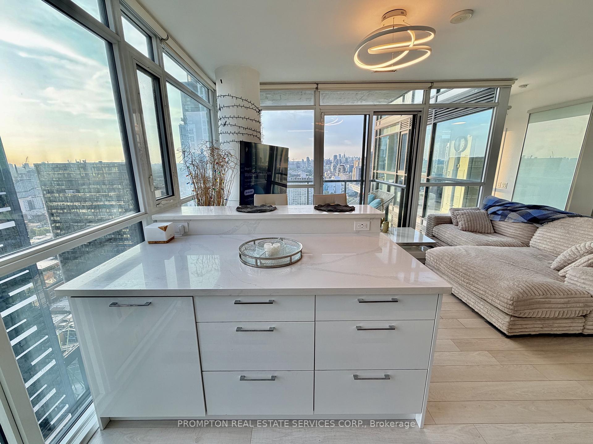 Photo 10 of Unit 3004, 290 Adelaide Street W, Toronto, Waterfront Communities — HOMEH