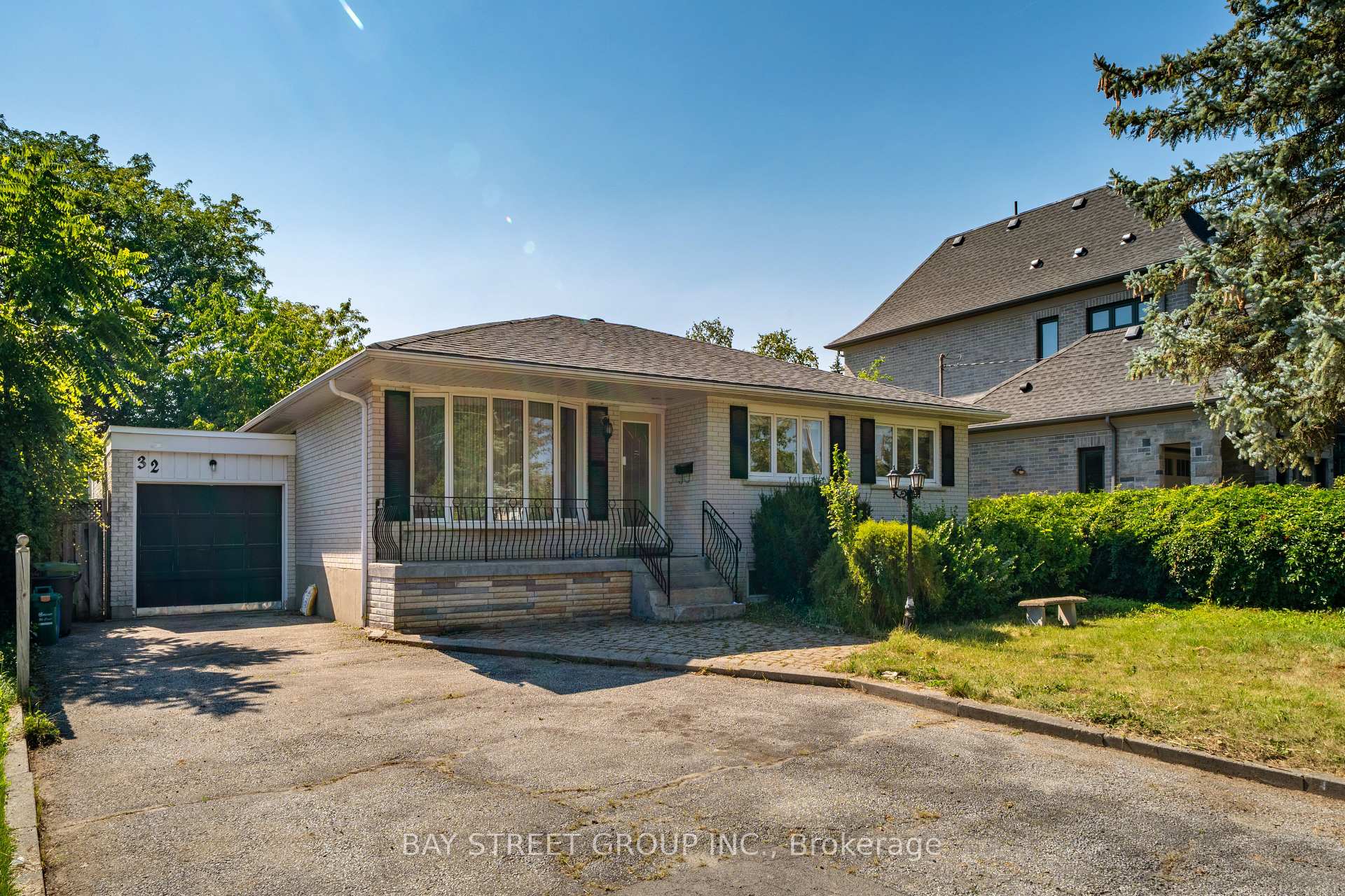 Photo of 32 Alanadale Avenue