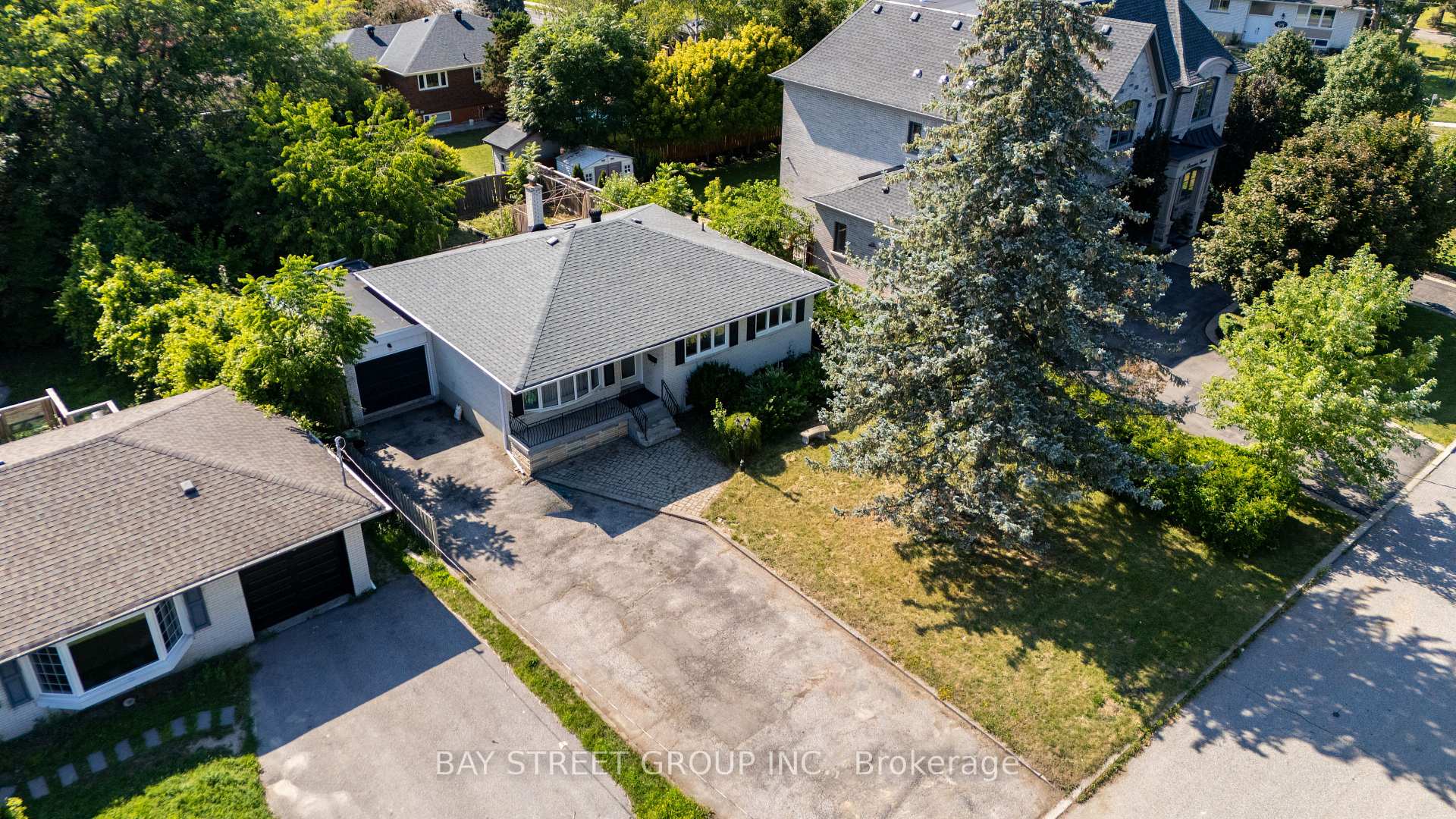 Photo 2 of 32 Alanadale Avenue, Markham, Bullock — HOMEH