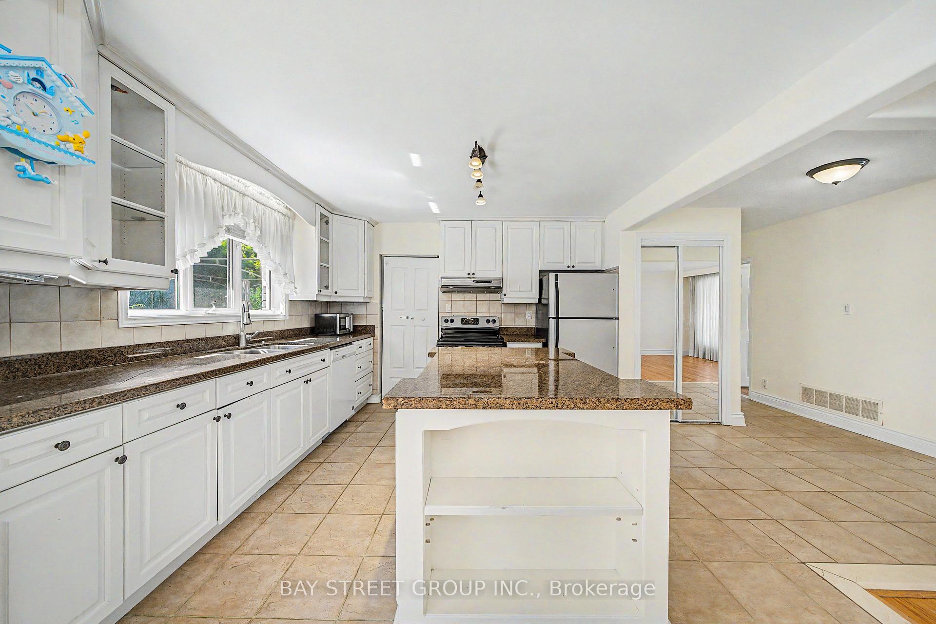Photo 6 of 32 Alanadale Avenue, Markham, Bullock — HOMEH