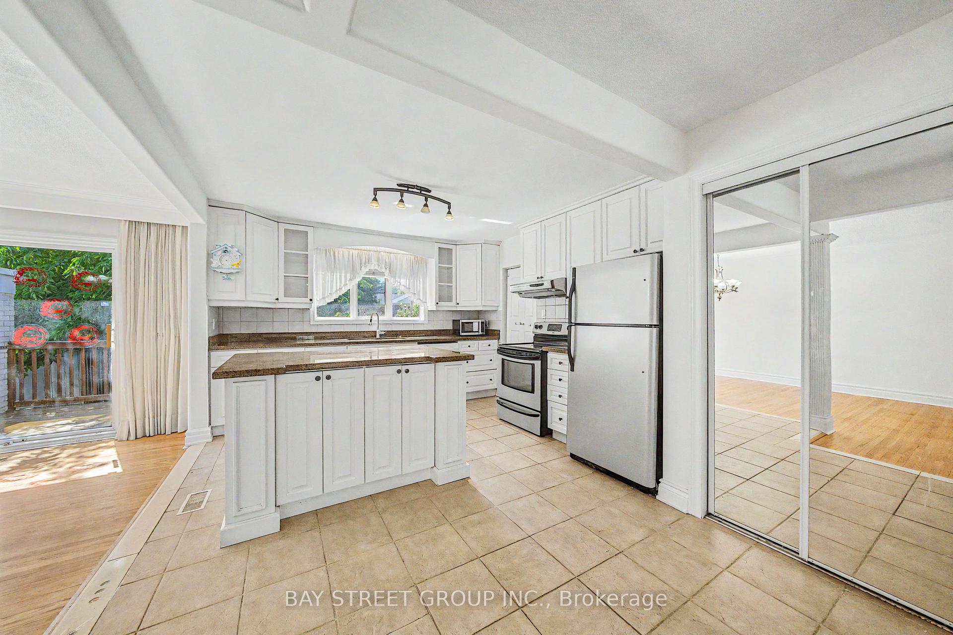 Photo 7 of 32 Alanadale Avenue, Markham, Bullock — HOMEH