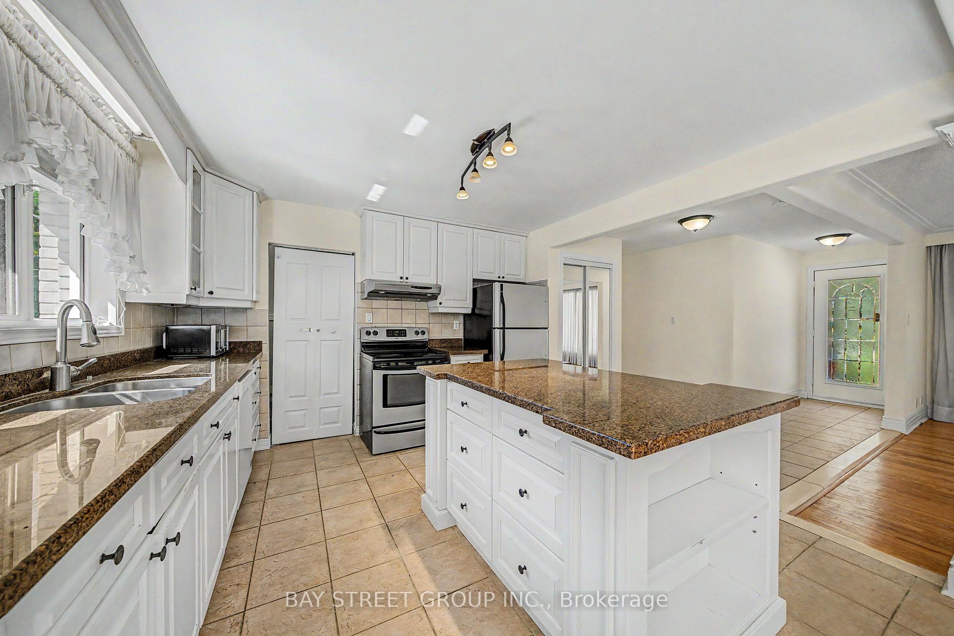 Photo 13 of 32 Alanadale Avenue, Markham, Bullock — HOMEH