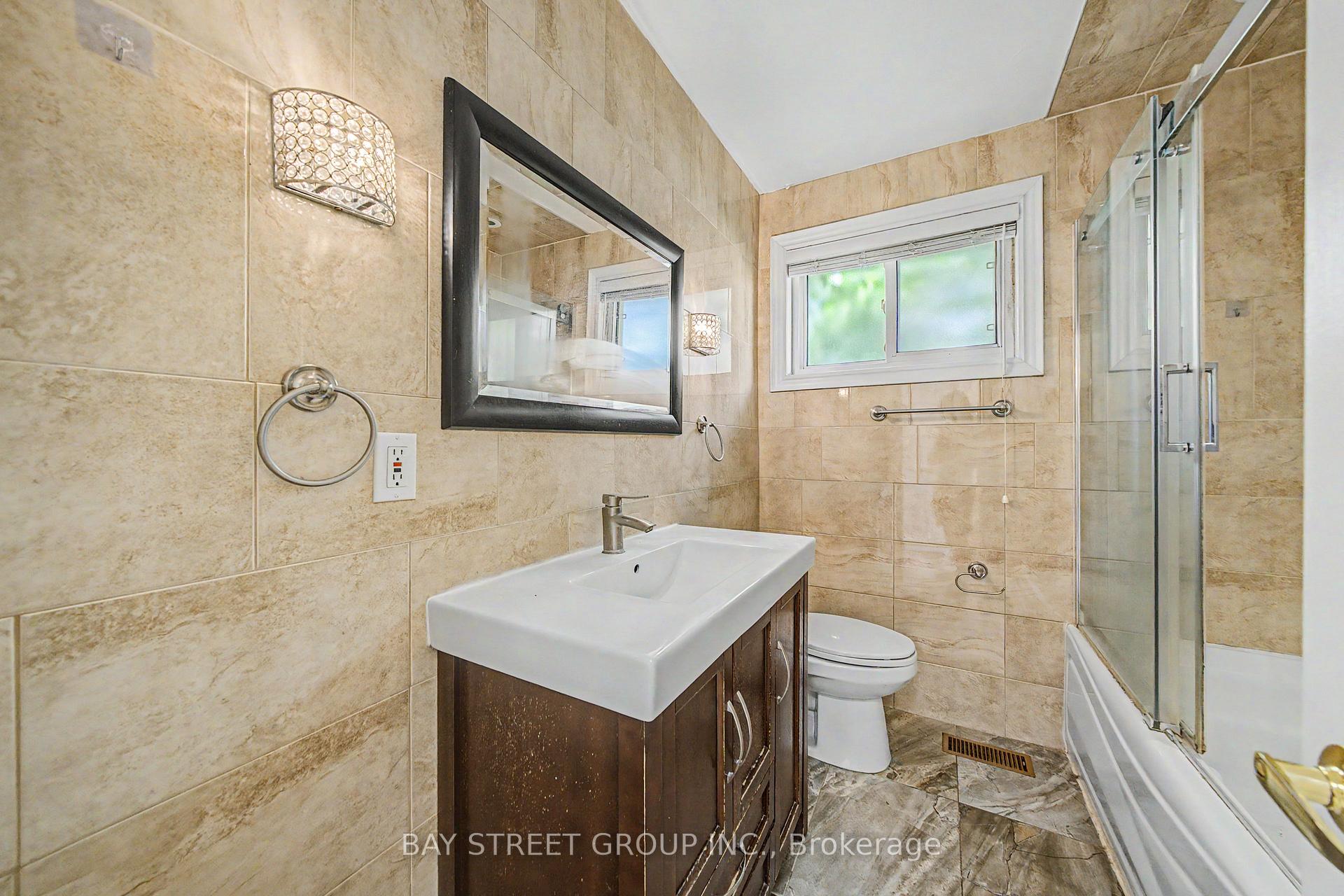 Photo 17 of 32 Alanadale Avenue, Markham, Bullock — HOMEH