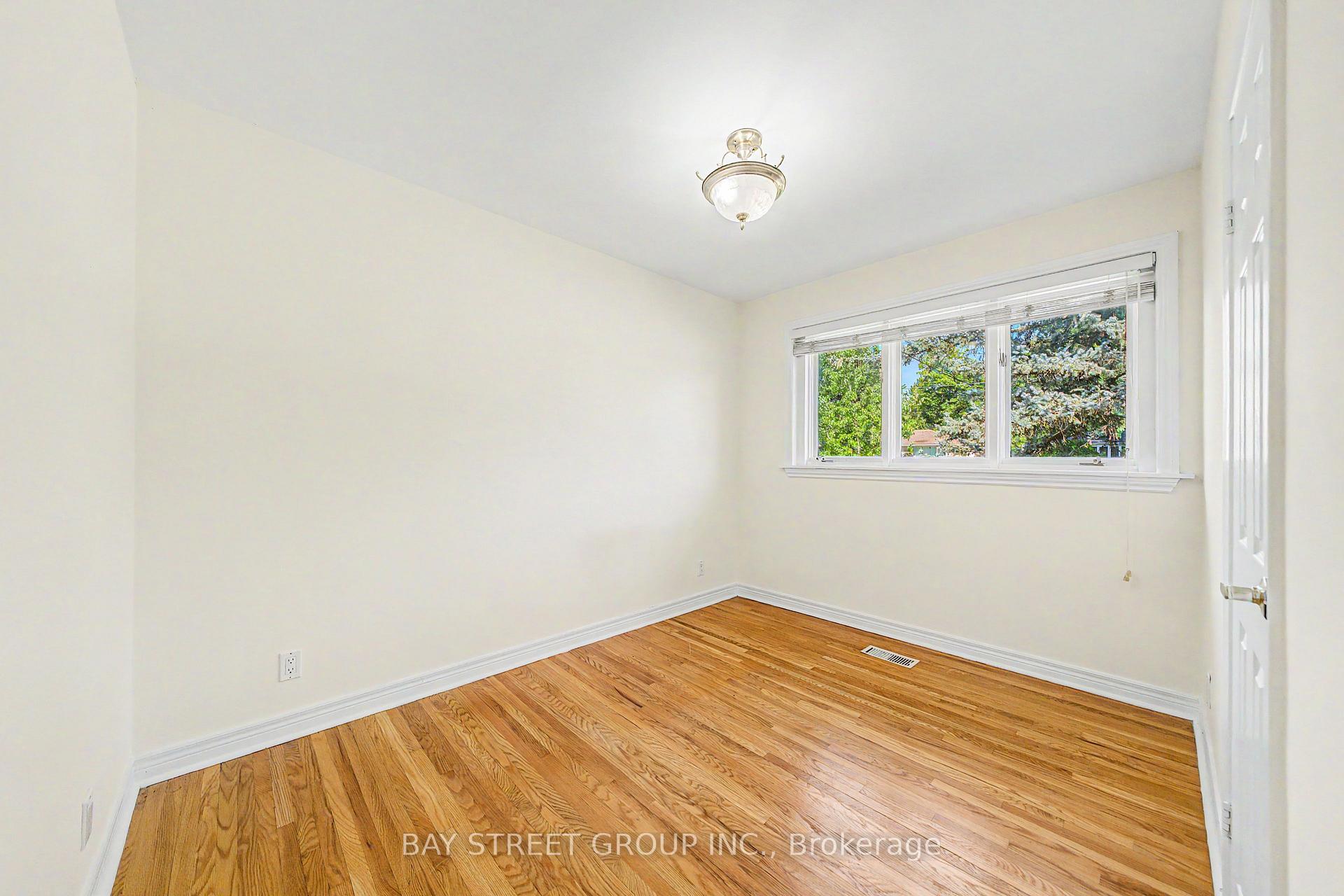 Photo 20 of 32 Alanadale Avenue, Markham, Bullock — HOMEH