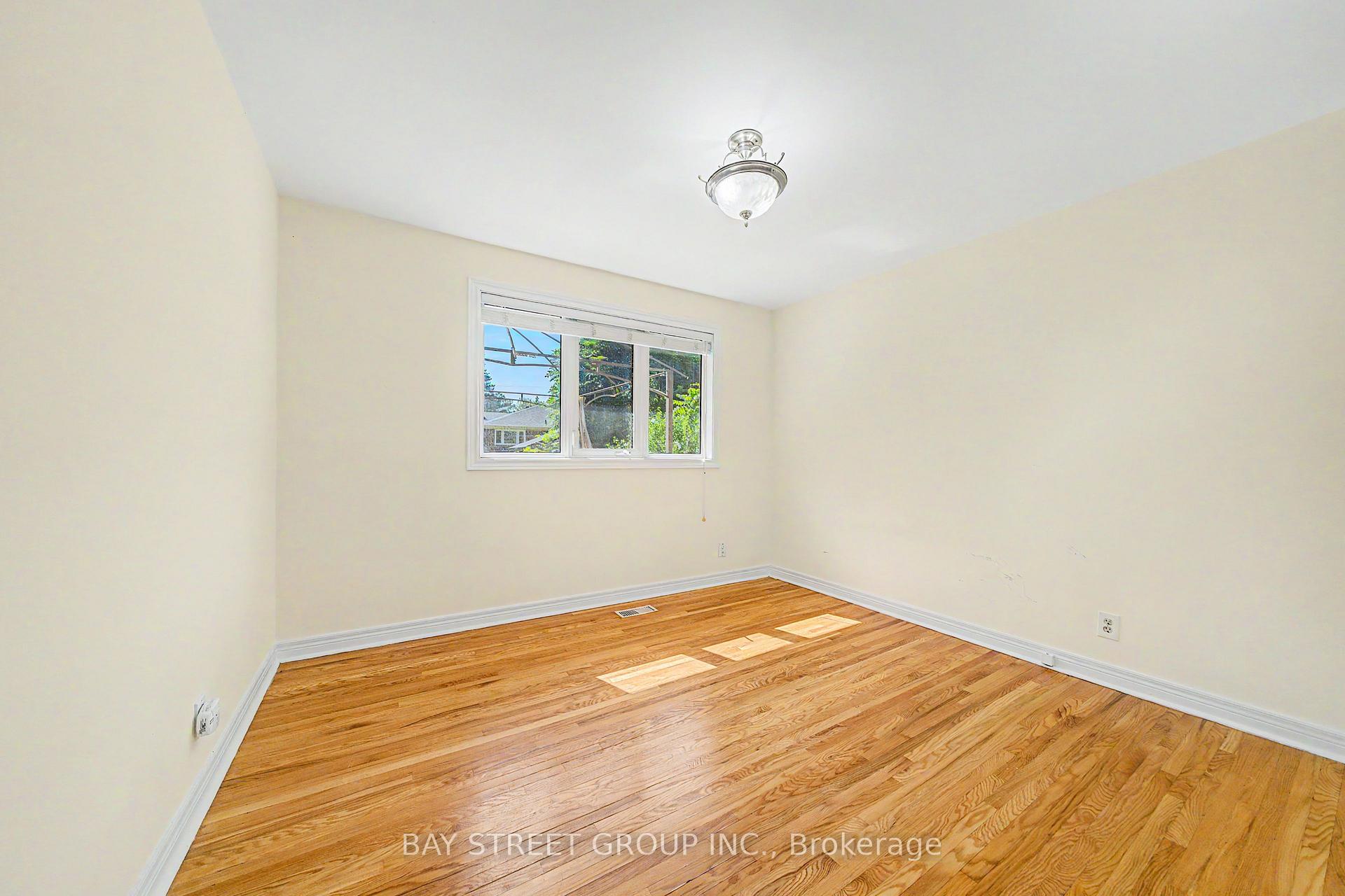 Photo 22 of 32 Alanadale Avenue, Markham, Bullock — HOMEH