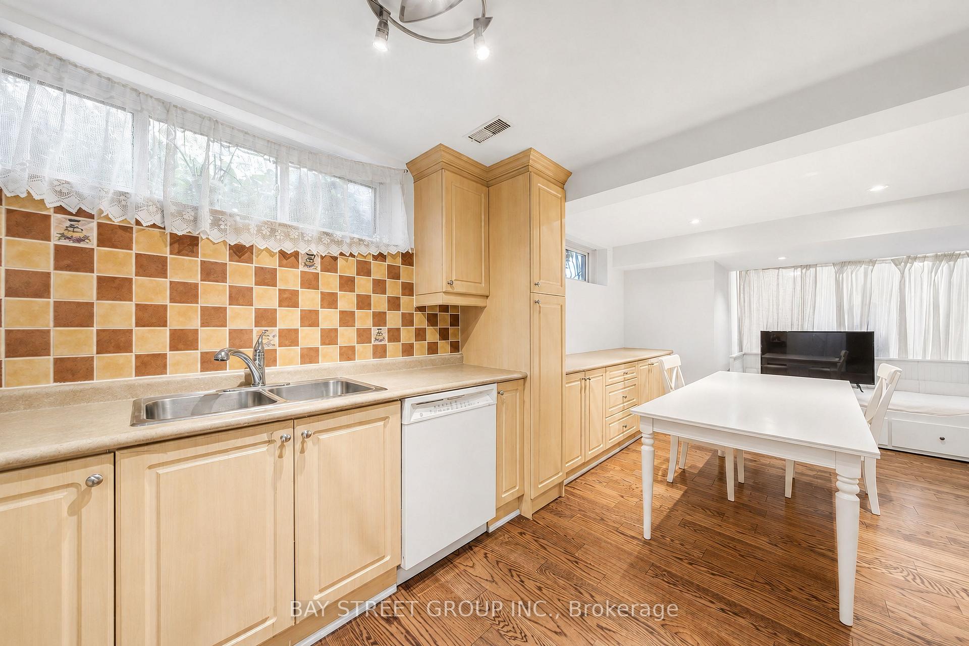 Photo 28 of 32 Alanadale Avenue, Markham, Bullock — HOMEH