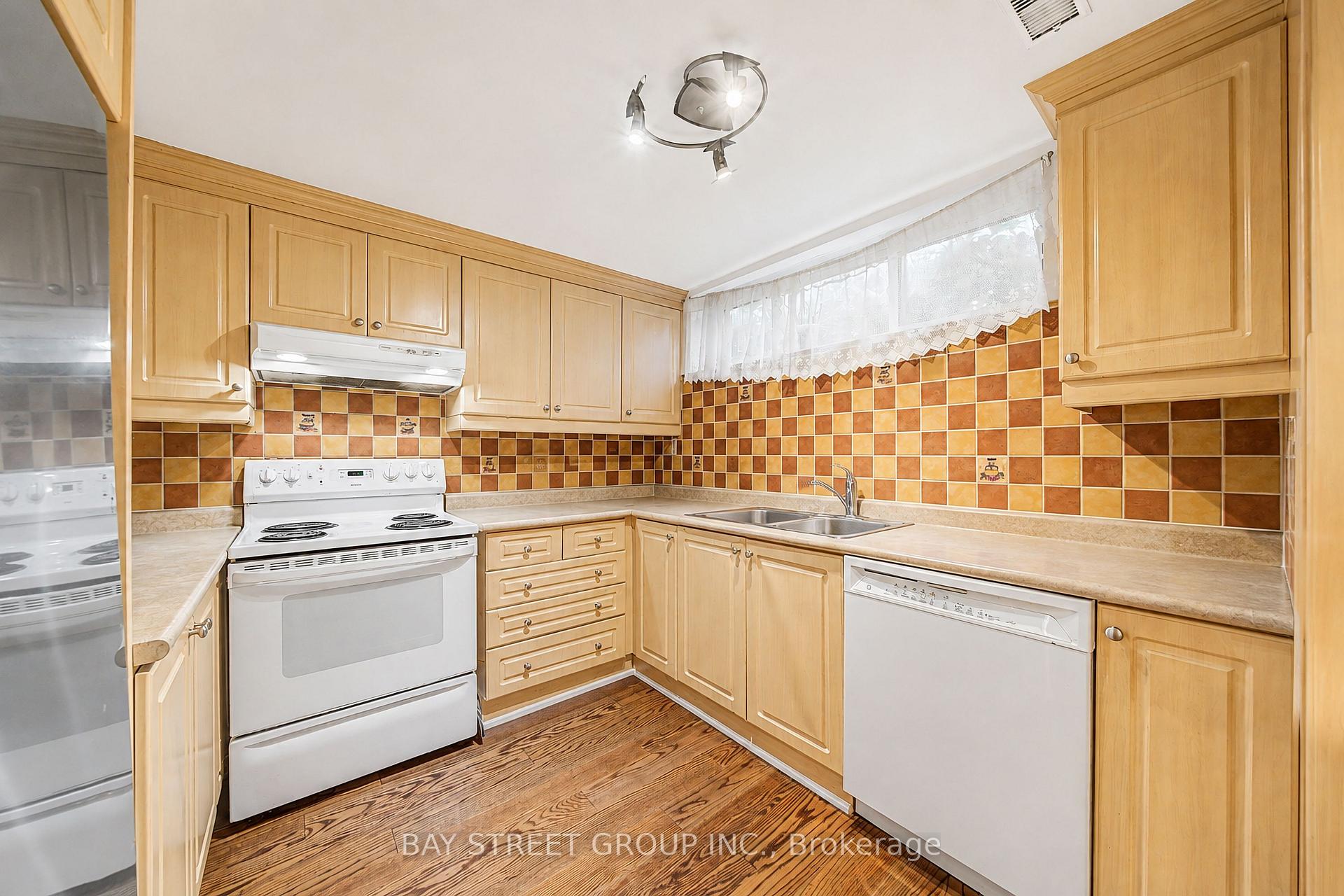 Photo 29 of 32 Alanadale Avenue, Markham, Bullock — HOMEH