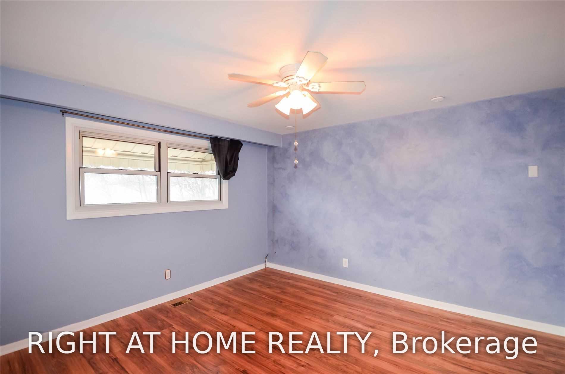 Photo 4 of 915 Athol Street, Whitby, Downtown Whitby — HOMEH