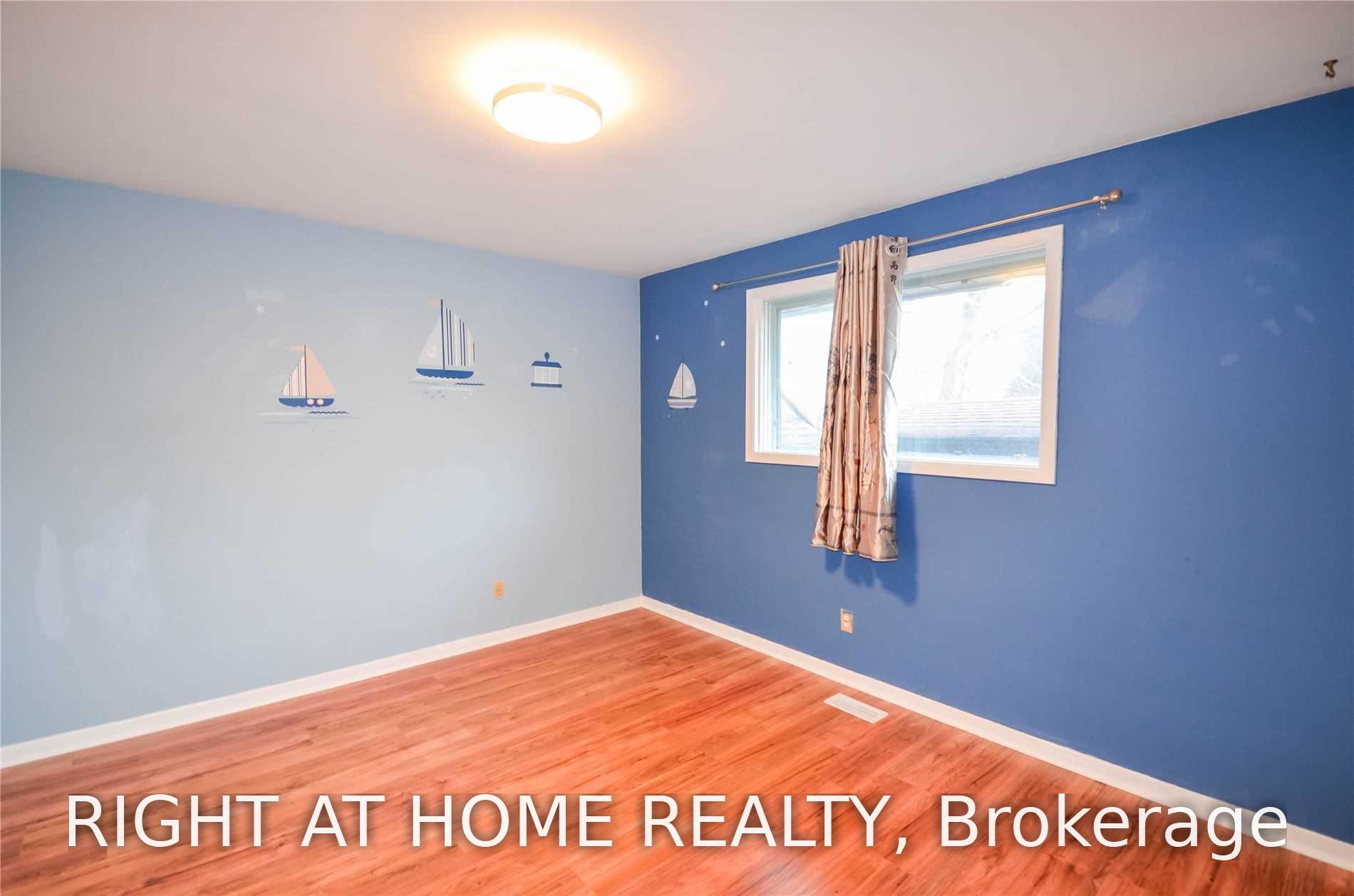 Photo 6 of 915 Athol Street, Whitby, Downtown Whitby — HOMEH