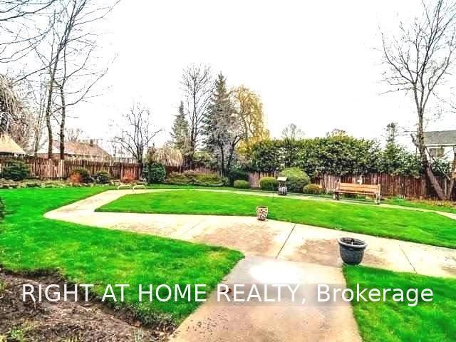 Photo 12 of 915 Athol Street, Whitby, Downtown Whitby — HOMEH