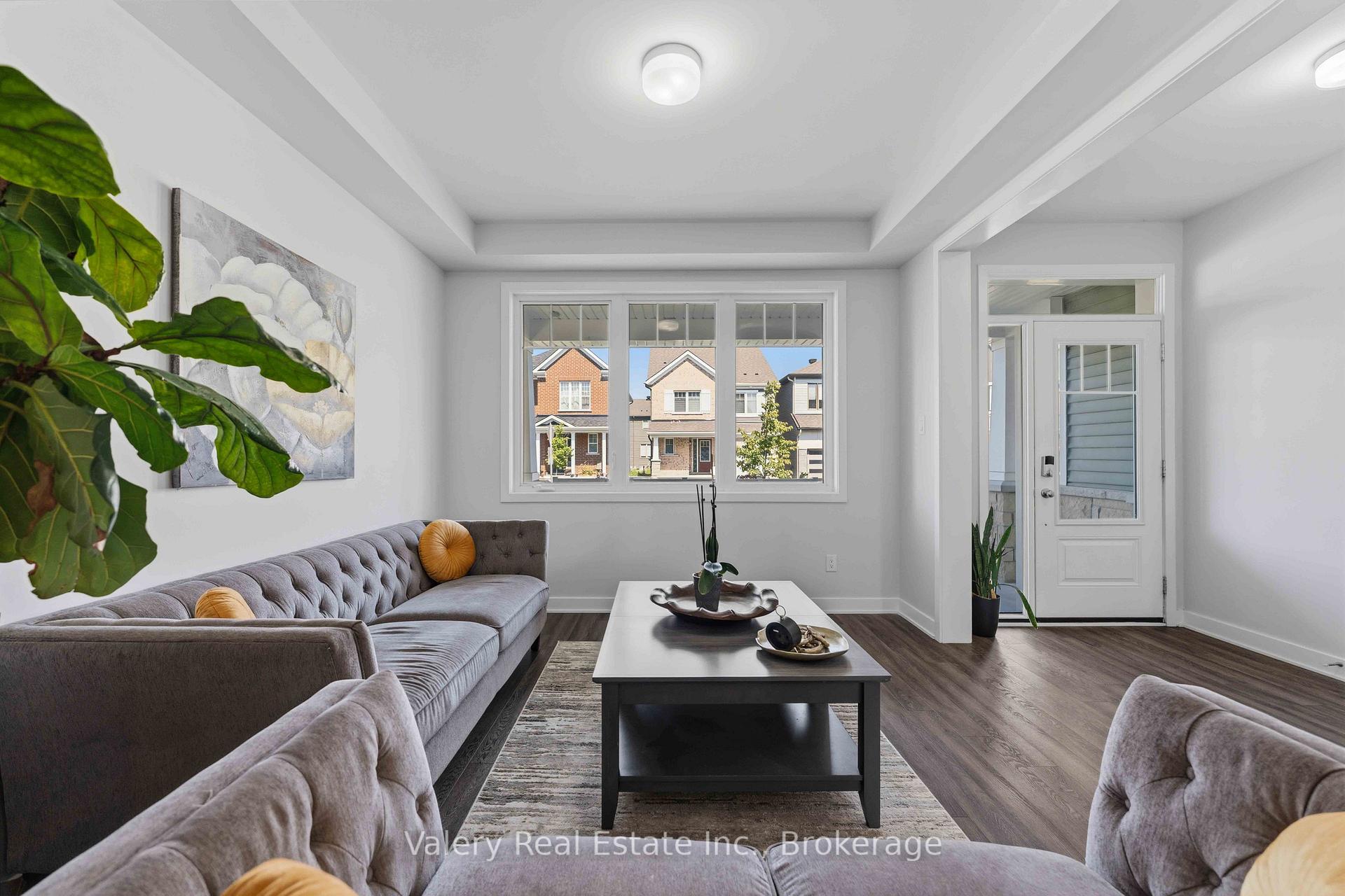 Photo 4 of 180 Yearling Circle, Ottawa, Richmond — HOMEH