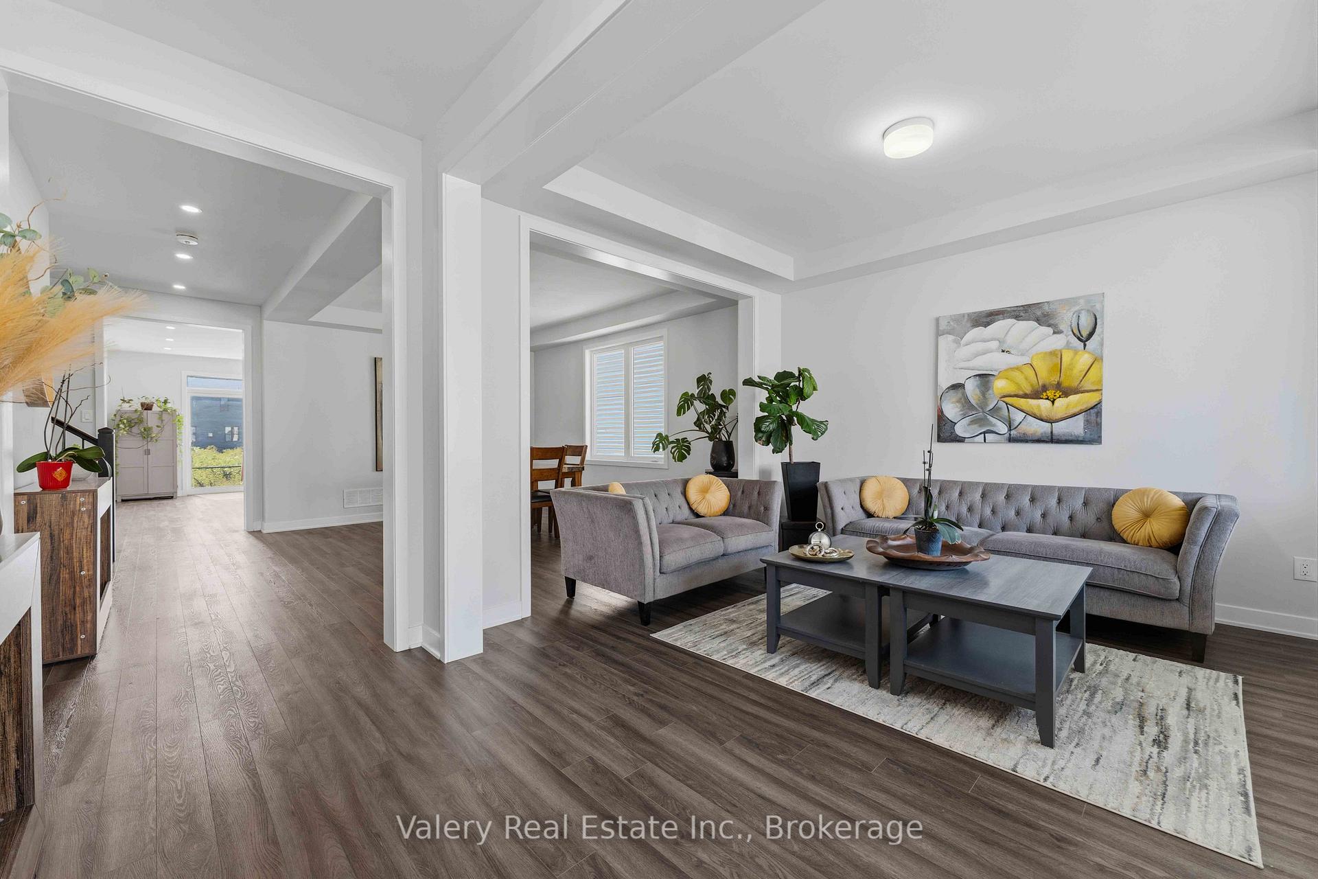 Photo 5 of 180 Yearling Circle, Ottawa, Richmond — HOMEH