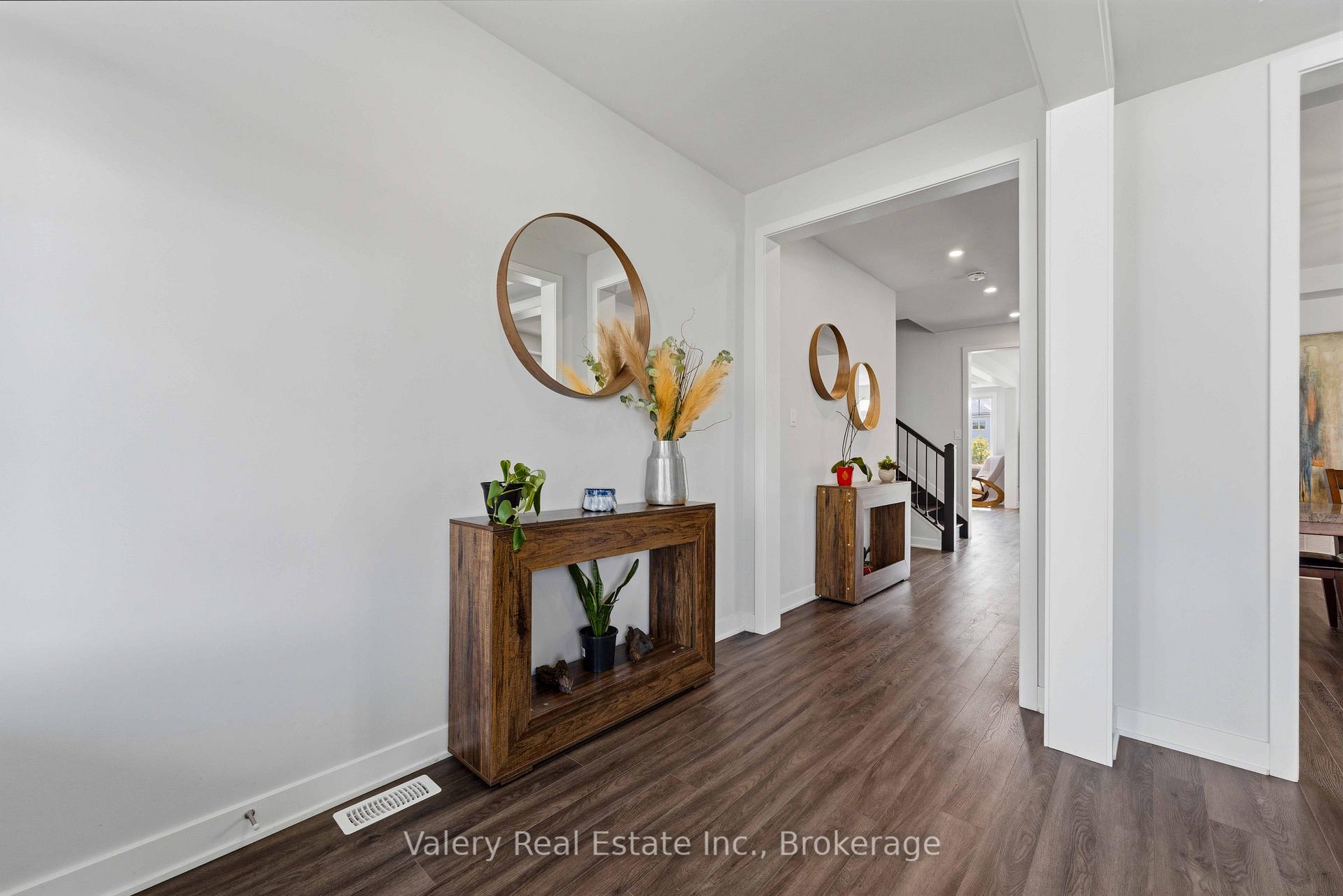 Photo 6 of 180 Yearling Circle, Ottawa, Richmond — HOMEH