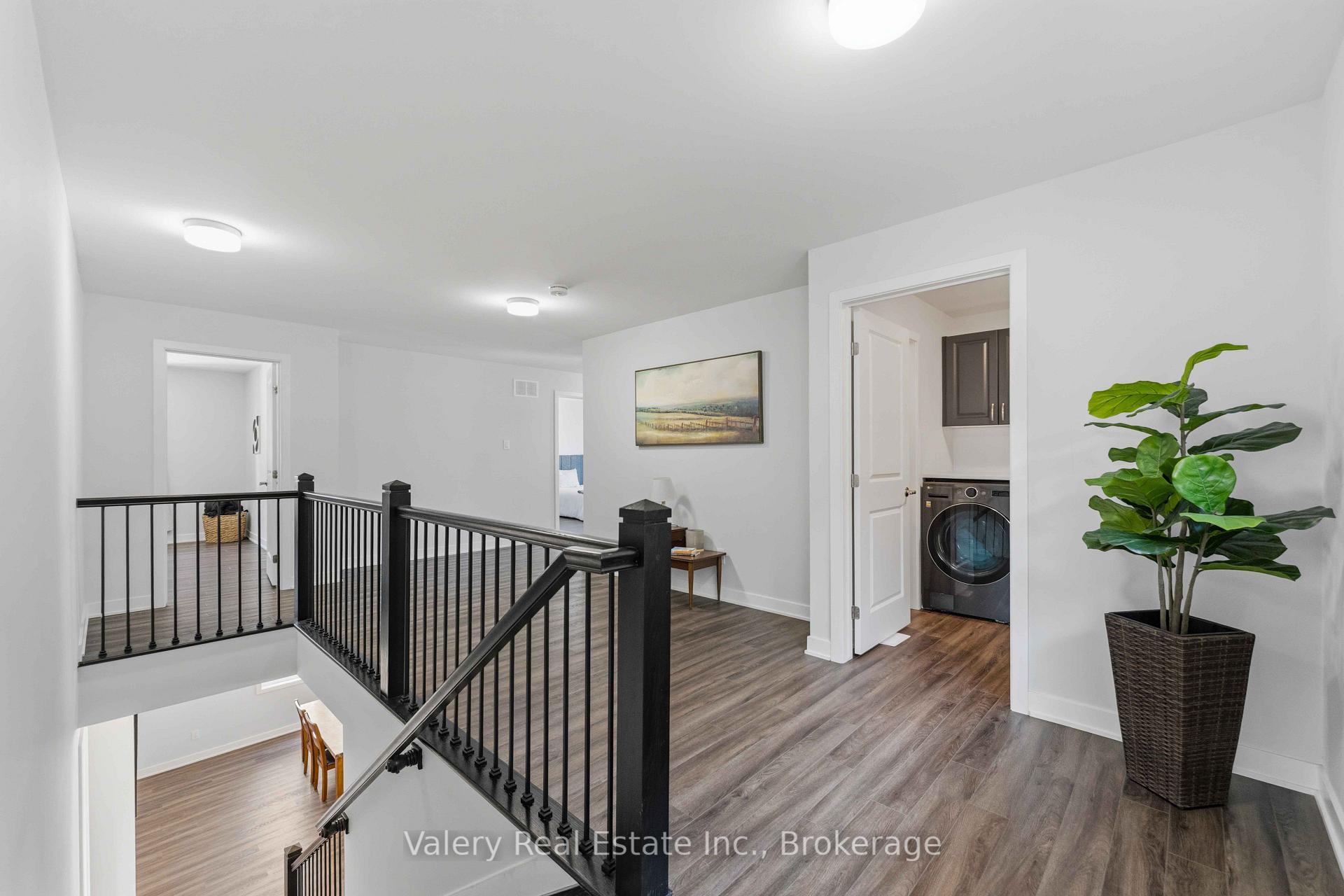Photo 23 of 180 Yearling Circle, Ottawa, Richmond — HOMEH
