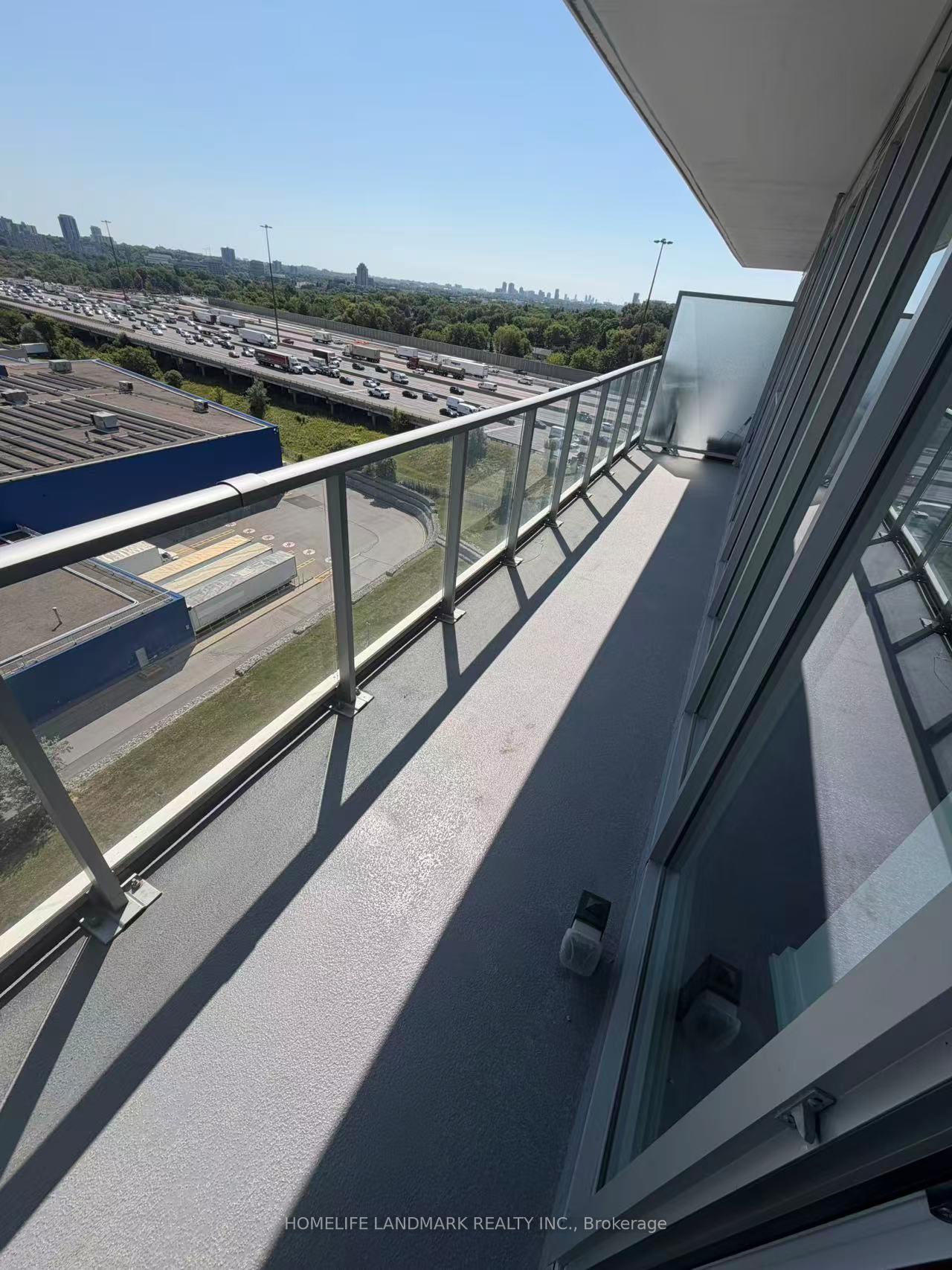 Photo 12 of Unit 801, 117 Mcmahon Drive, North York, Bayview Village — HOMEH