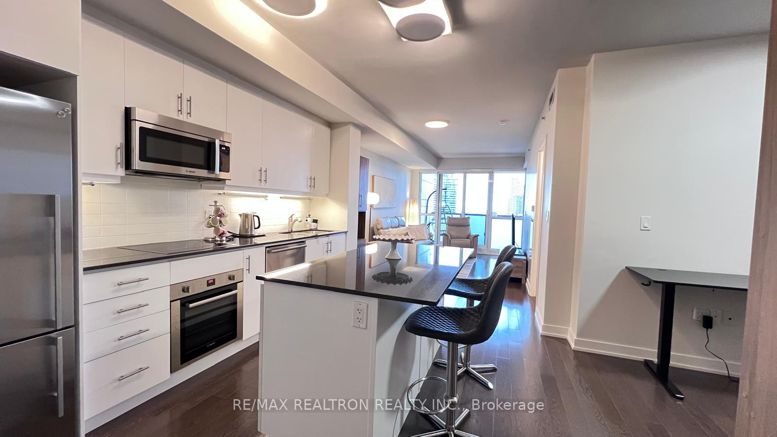 Photo 3 of Unit 2107, 1 The Esplanade Drive, Toronto, Waterfront Communities — HOMEH