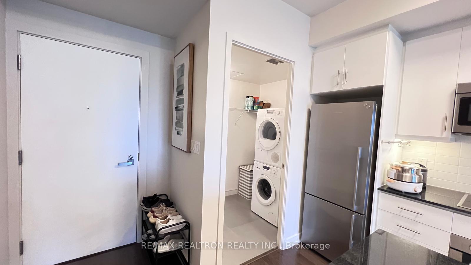 Photo 6 of Unit 2107, 1 The Esplanade Drive, Toronto, Waterfront Communities — HOMEH