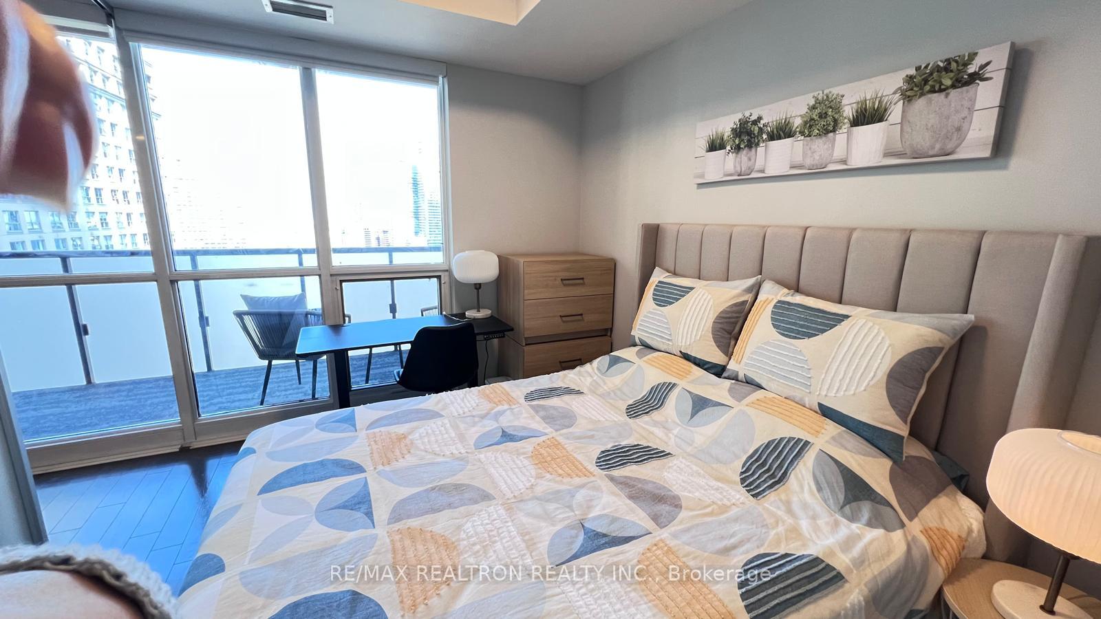 Photo 10 of Unit 2107, 1 The Esplanade Drive, Toronto, Waterfront Communities — HOMEH