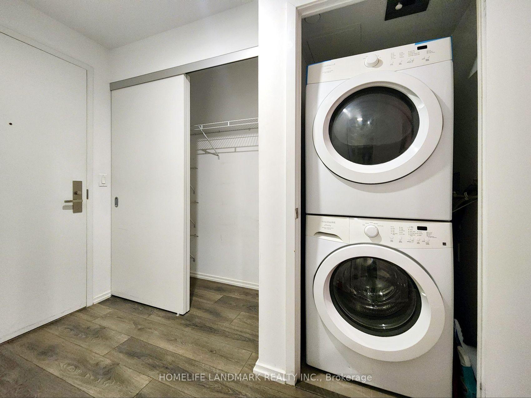 Photo 6 of Unit 3303, 75 St Nicholas Street, Toronto, Bay Street Corridor — HOMEH