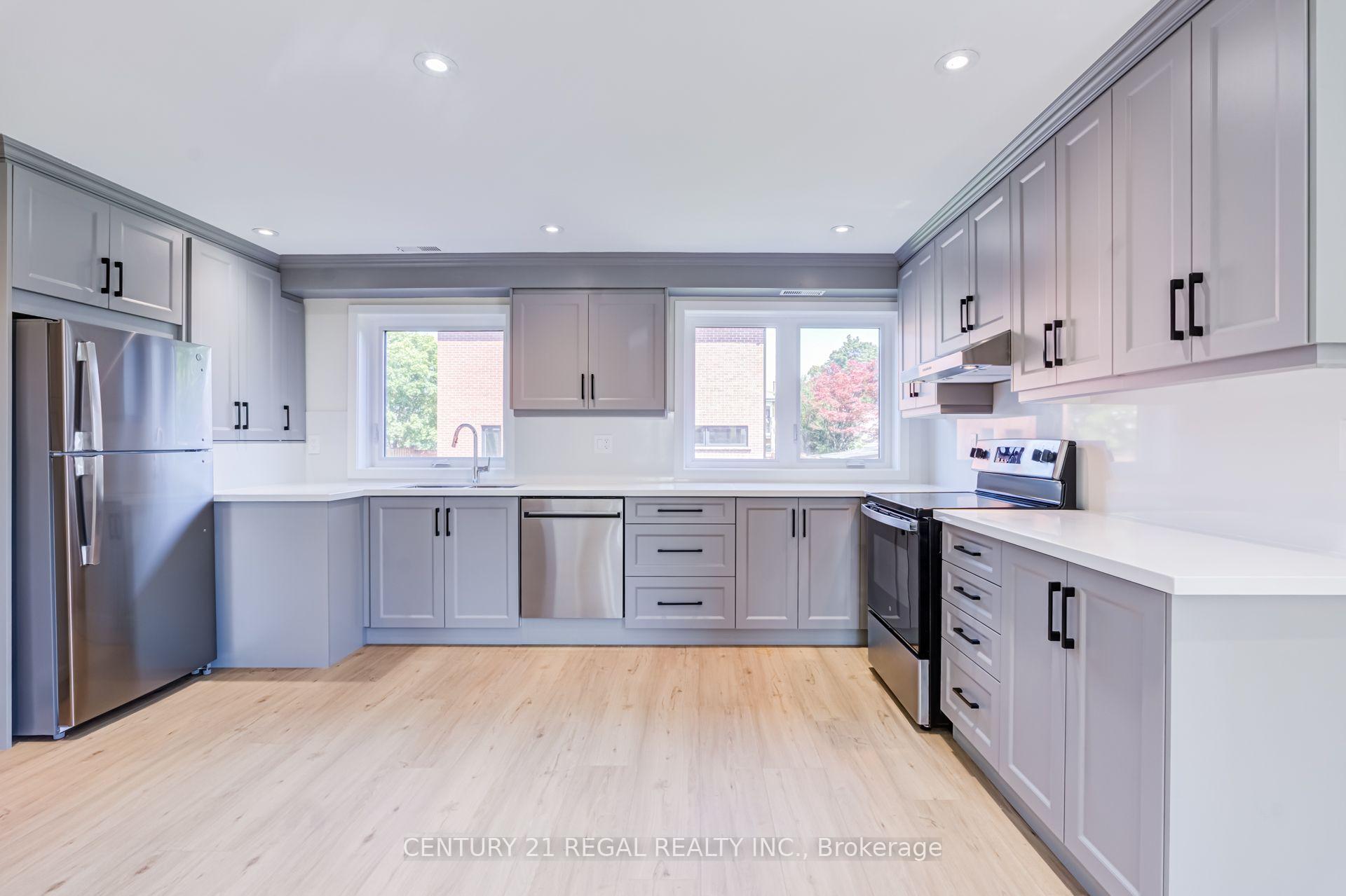 Photo 2 of Unit 2, 171 Gamma Street, Etobicoke, Alderwood — HOMEH
