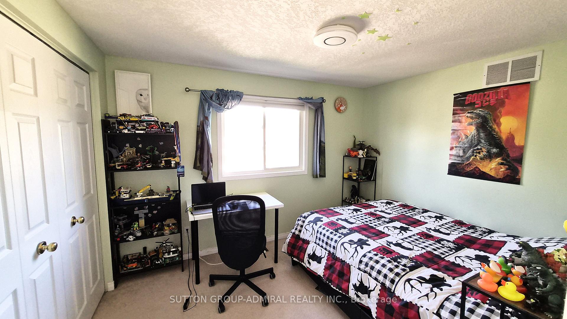 Photo 16 of 115 Peach Blossom Crescent, Kitchener, Larentian West — HOMEH