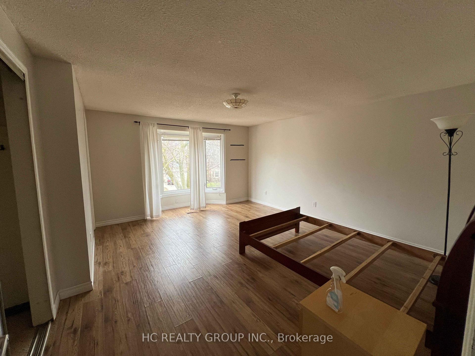 Photo 6 of 32 Chesham Avenue, London, North K — HOMEH