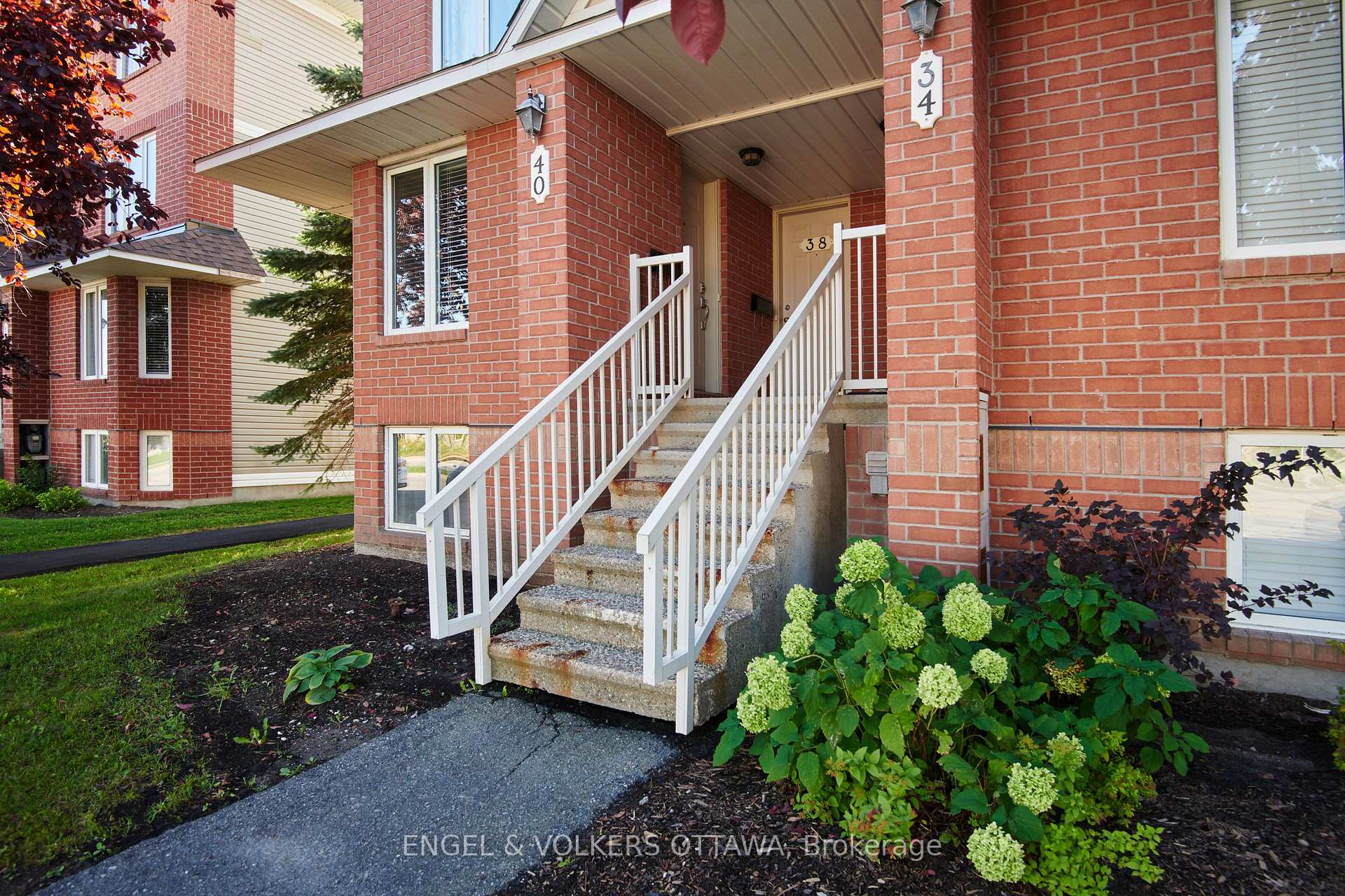 Photo 2 of 38 Lakepointe Drive, Ottawa, Avalon East — HOMEH