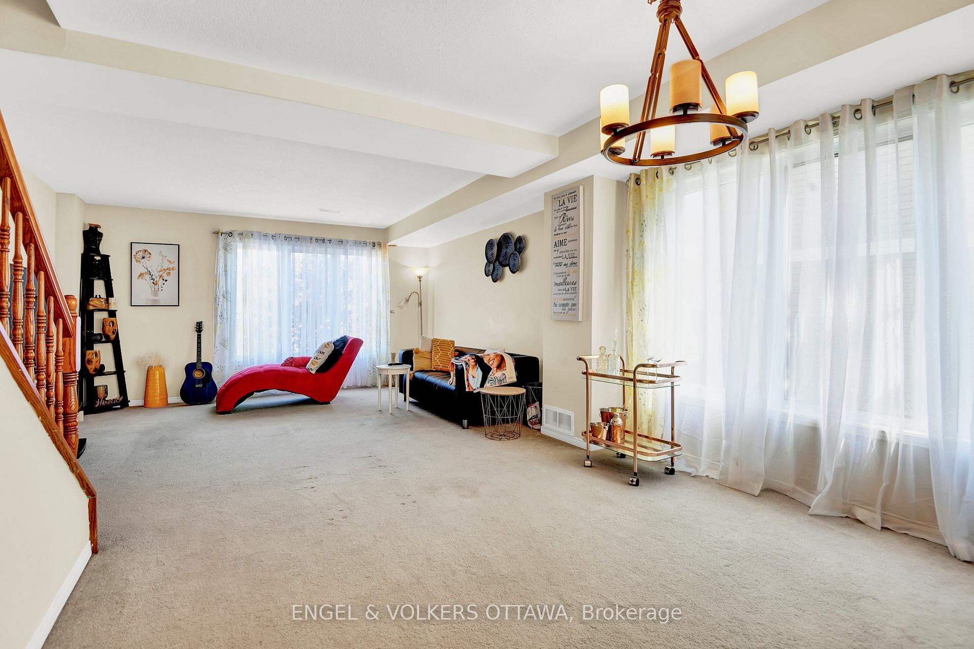 Photo 5 of 38 Lakepointe Drive, Ottawa, Avalon East — HOMEH
