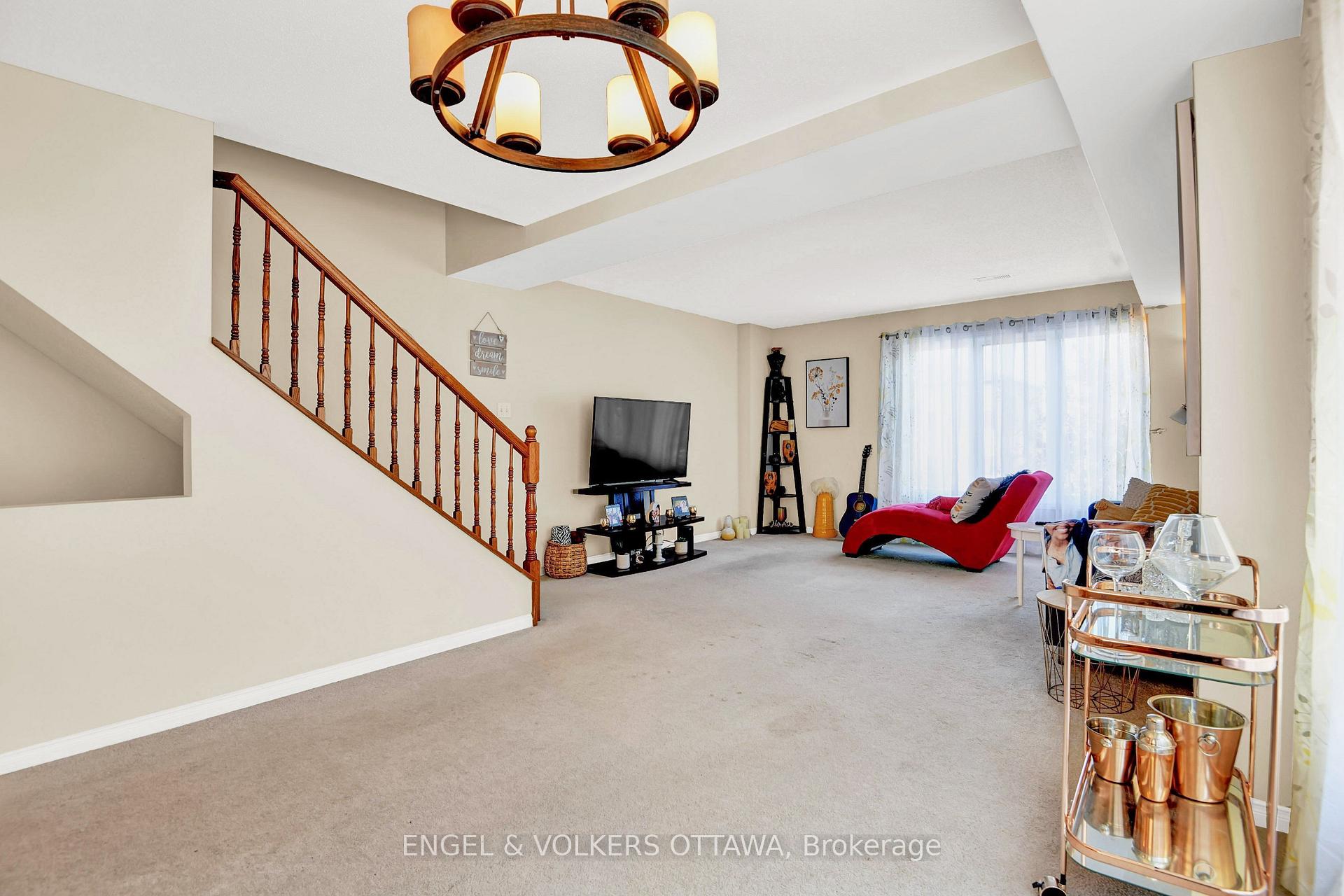 Photo 6 of 38 Lakepointe Drive, Ottawa, Avalon East — HOMEH