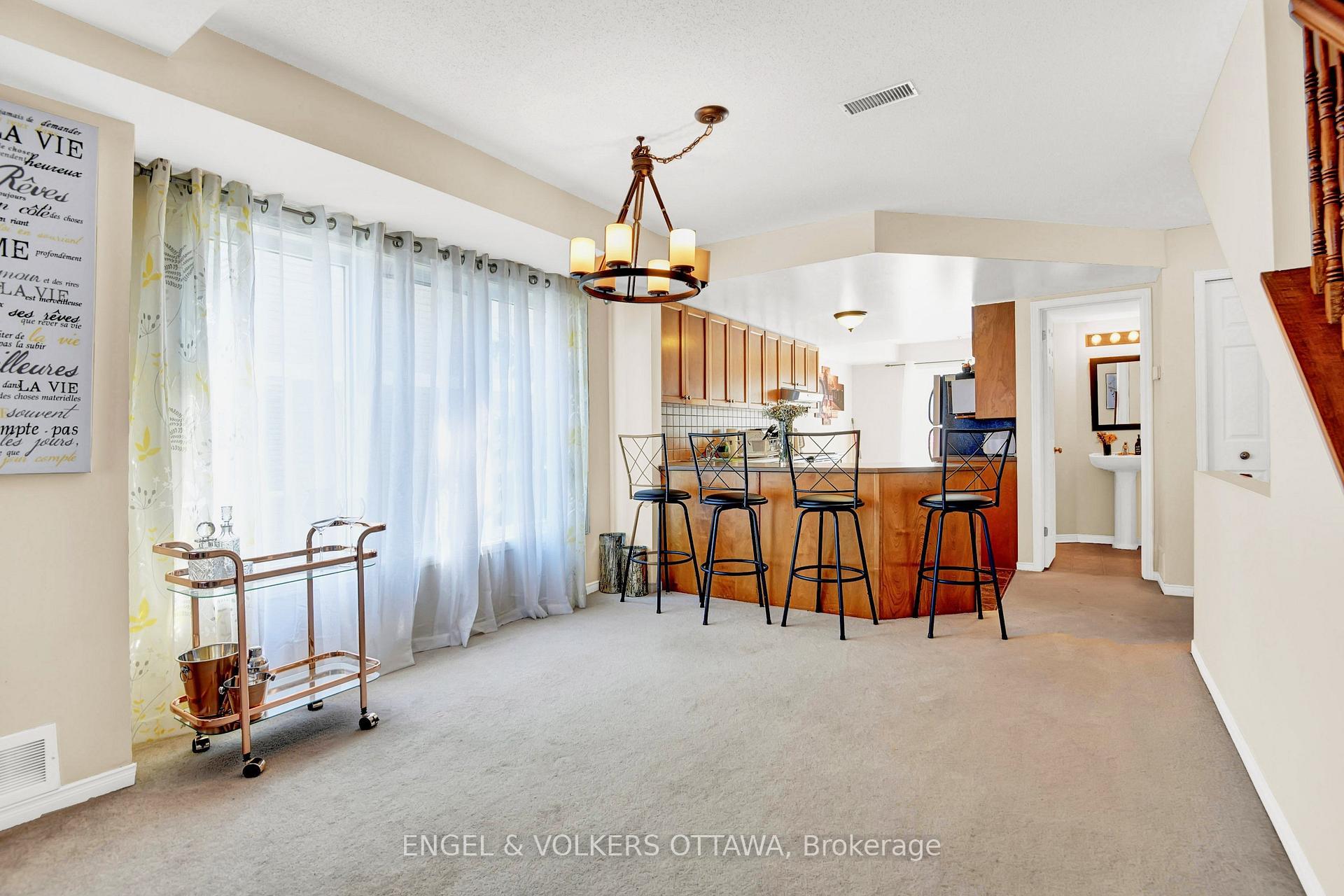 Photo 10 of 38 Lakepointe Drive, Ottawa, Avalon East — HOMEH