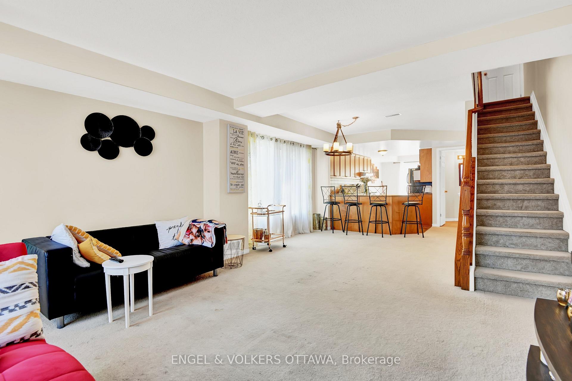 Photo 11 of 38 Lakepointe Drive, Ottawa, Avalon East — HOMEH